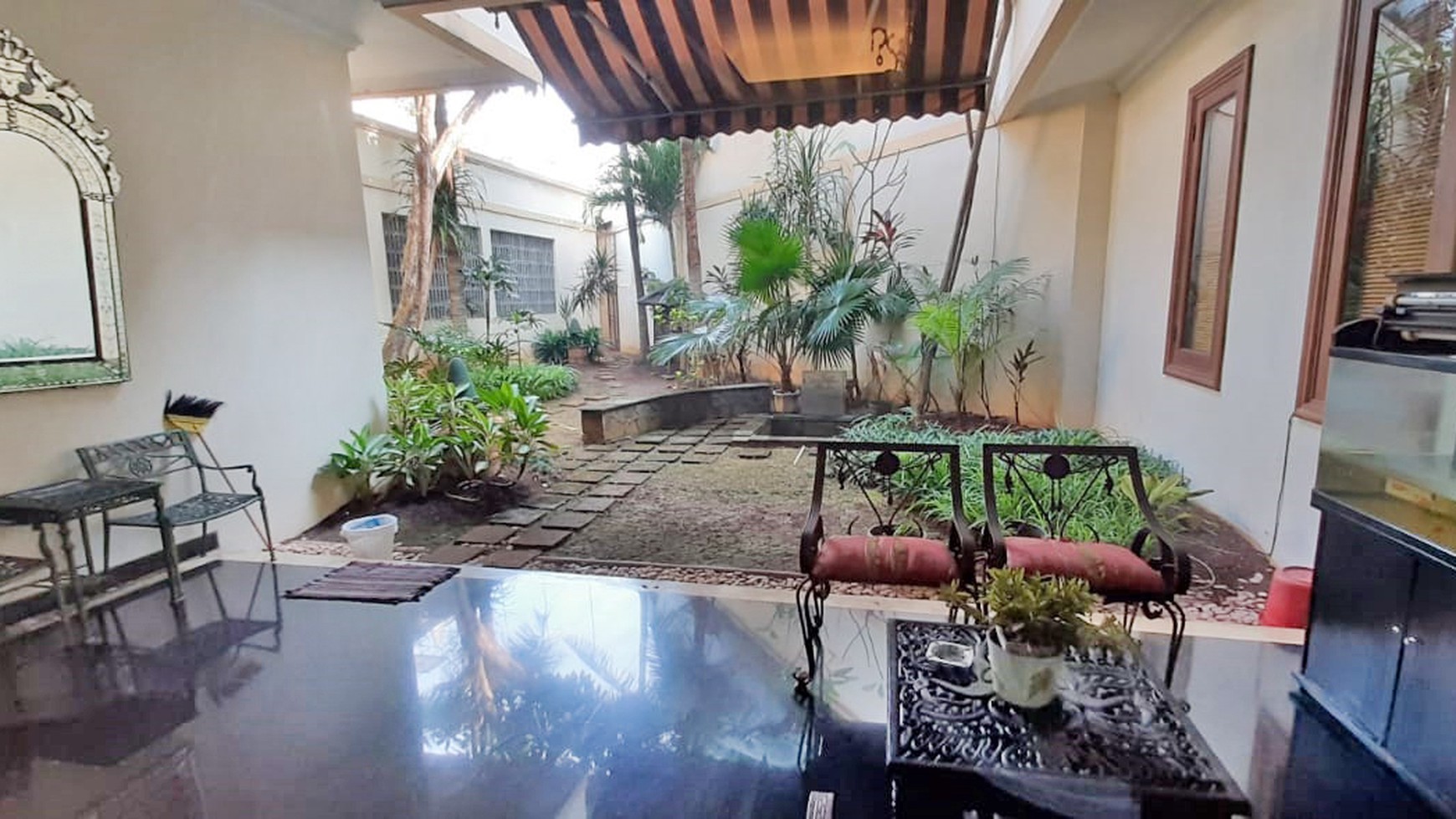 Rumah Mewah dan Cantik, Ada Pool di Bintaro Jaya Sektor 3