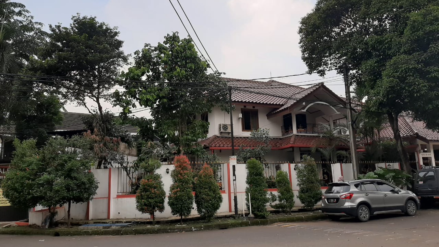 Dijual Rumah luas lokasi strategis di Mertilang Raya Bintaro Sektor 9