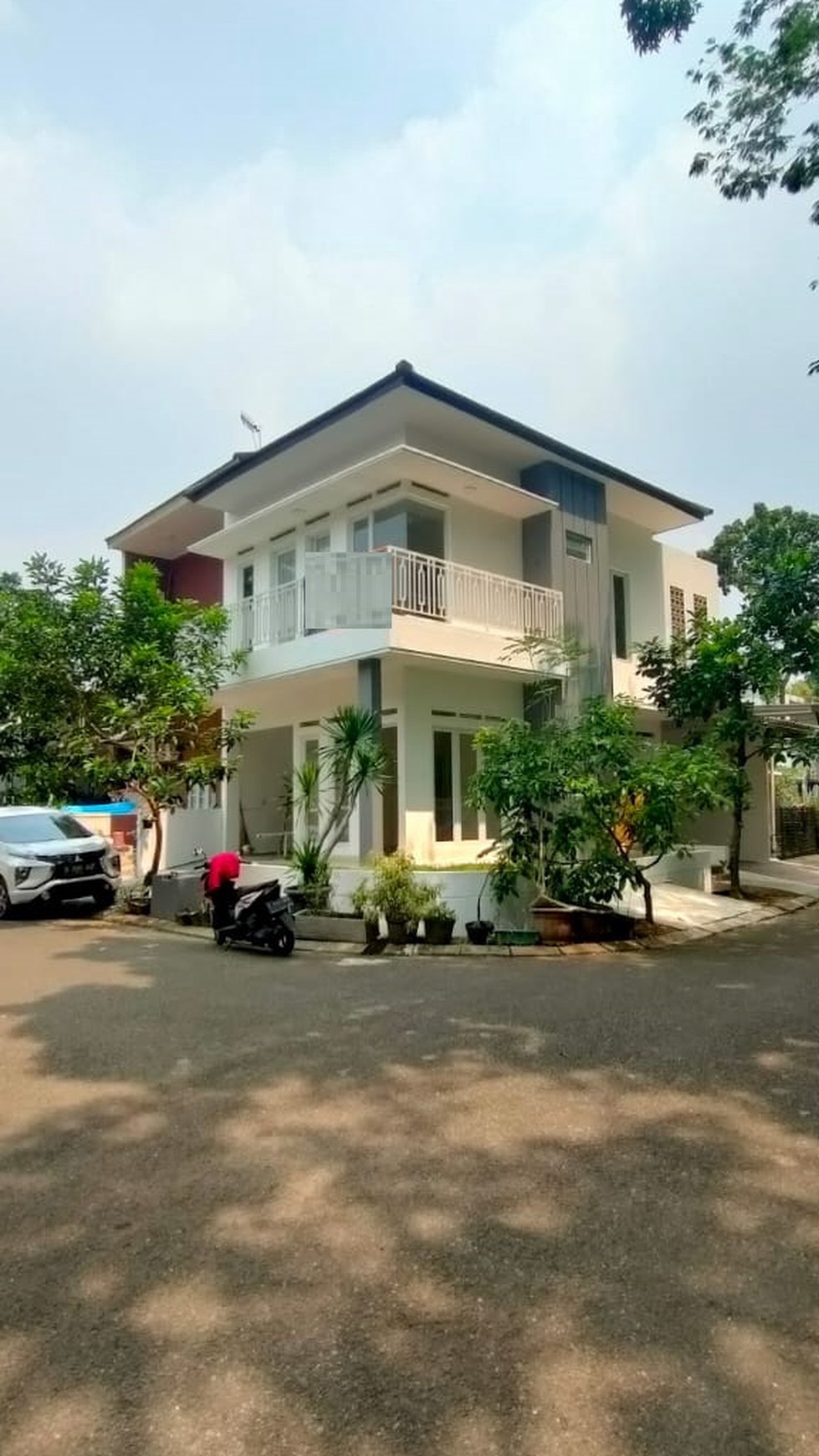 Rumah cantik siap huni di cluster bintaro