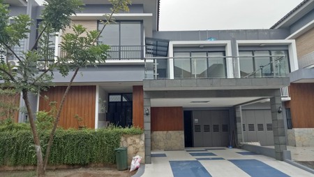 Rumah cantik, minimalis, brand new di kebayoran