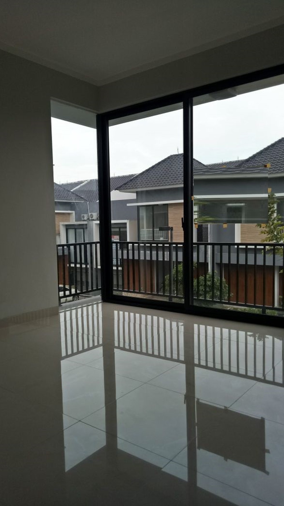 Rumah cantik, minimalis, brand new di kebayoran