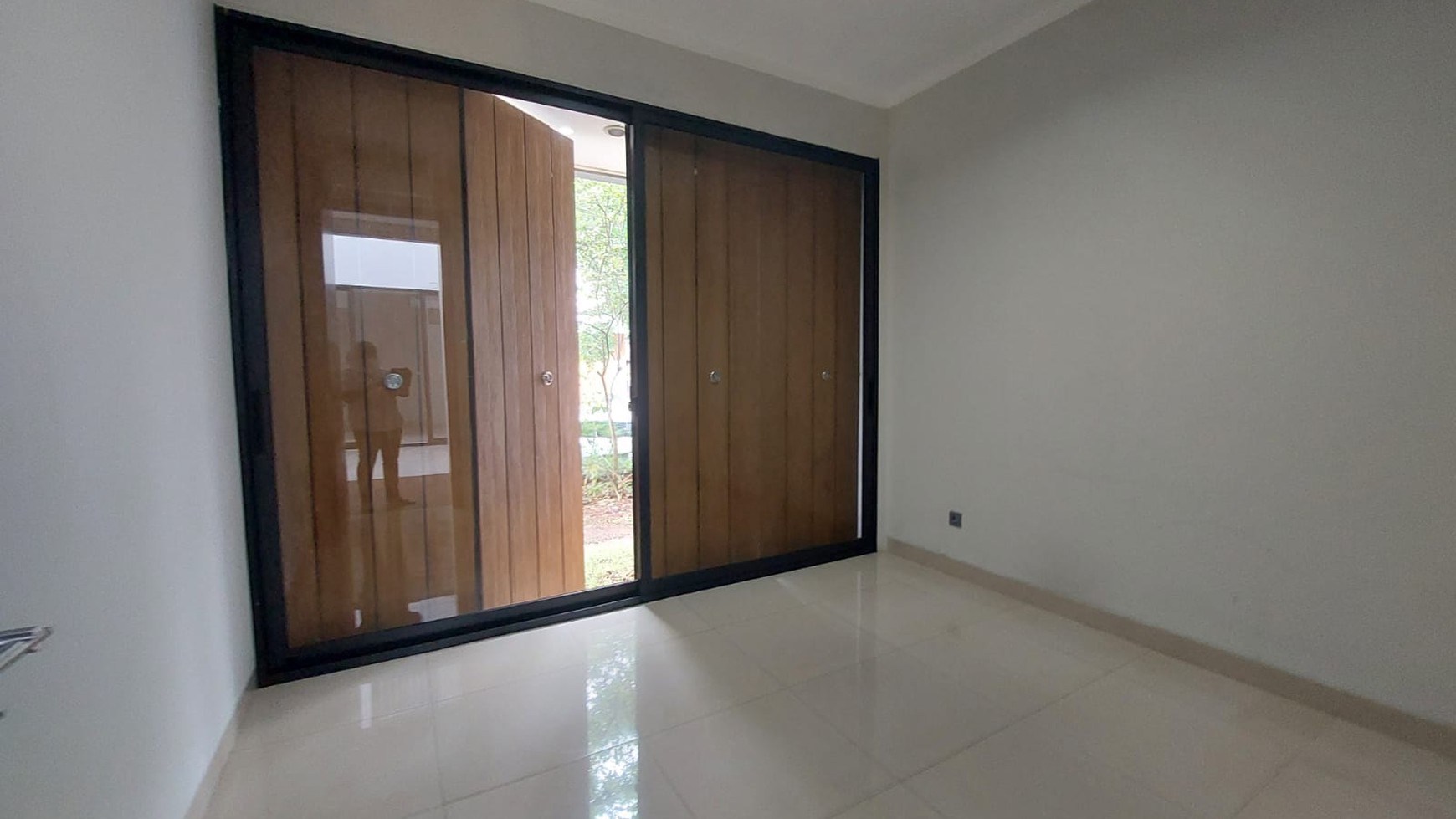 Rumah cantik, minimalis, brand new di kebayoran