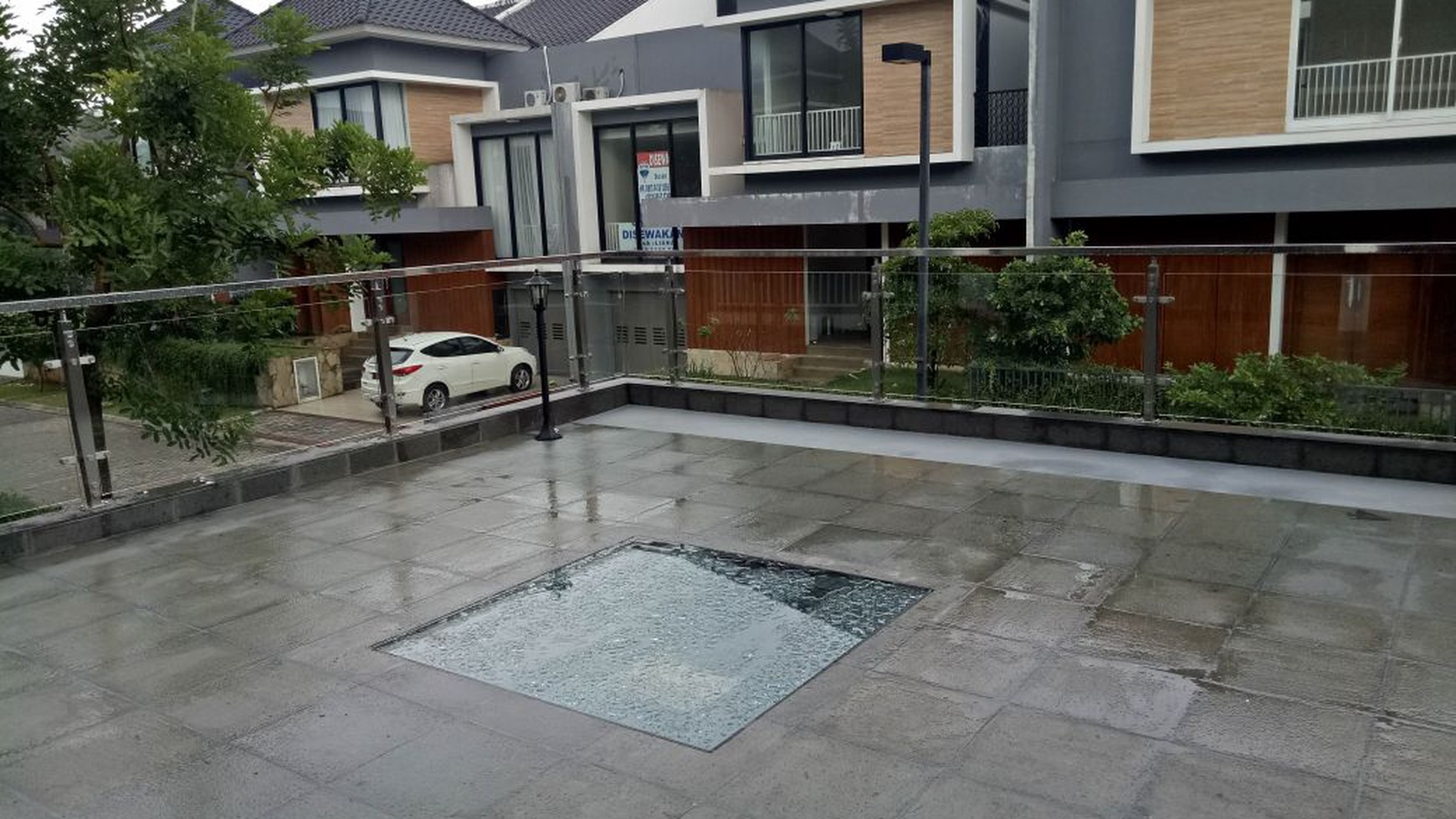 Rumah cantik, minimalis, brand new di kebayoran