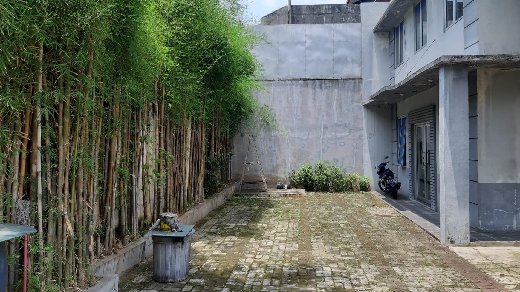 Lahan dan Bangunan Cocok untuk gudang, pabrik, workshop, kantor di Ceger, Pondok Aren