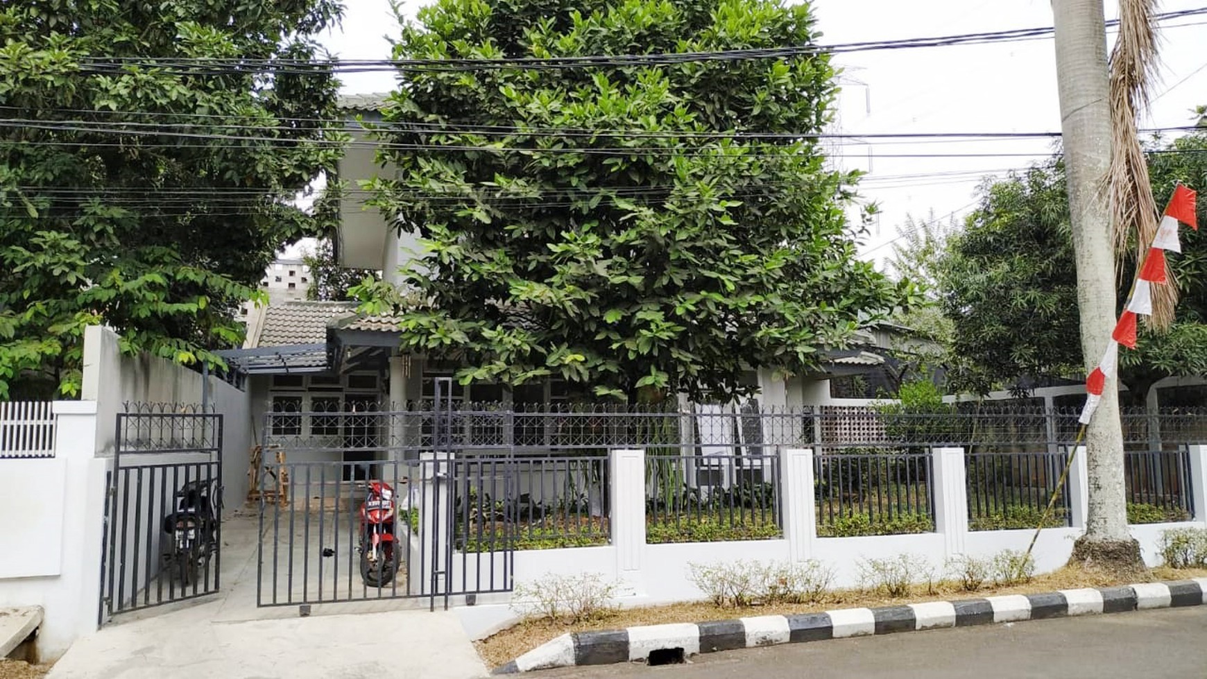 Rumah Di Bintaro Jaya Sektor 9, Halaman Luas