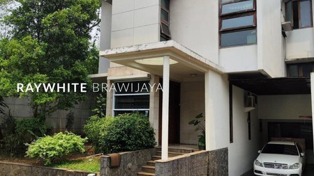 Townhouse In Kemang Raya Lokasi Strategis dan Bebas Banjir