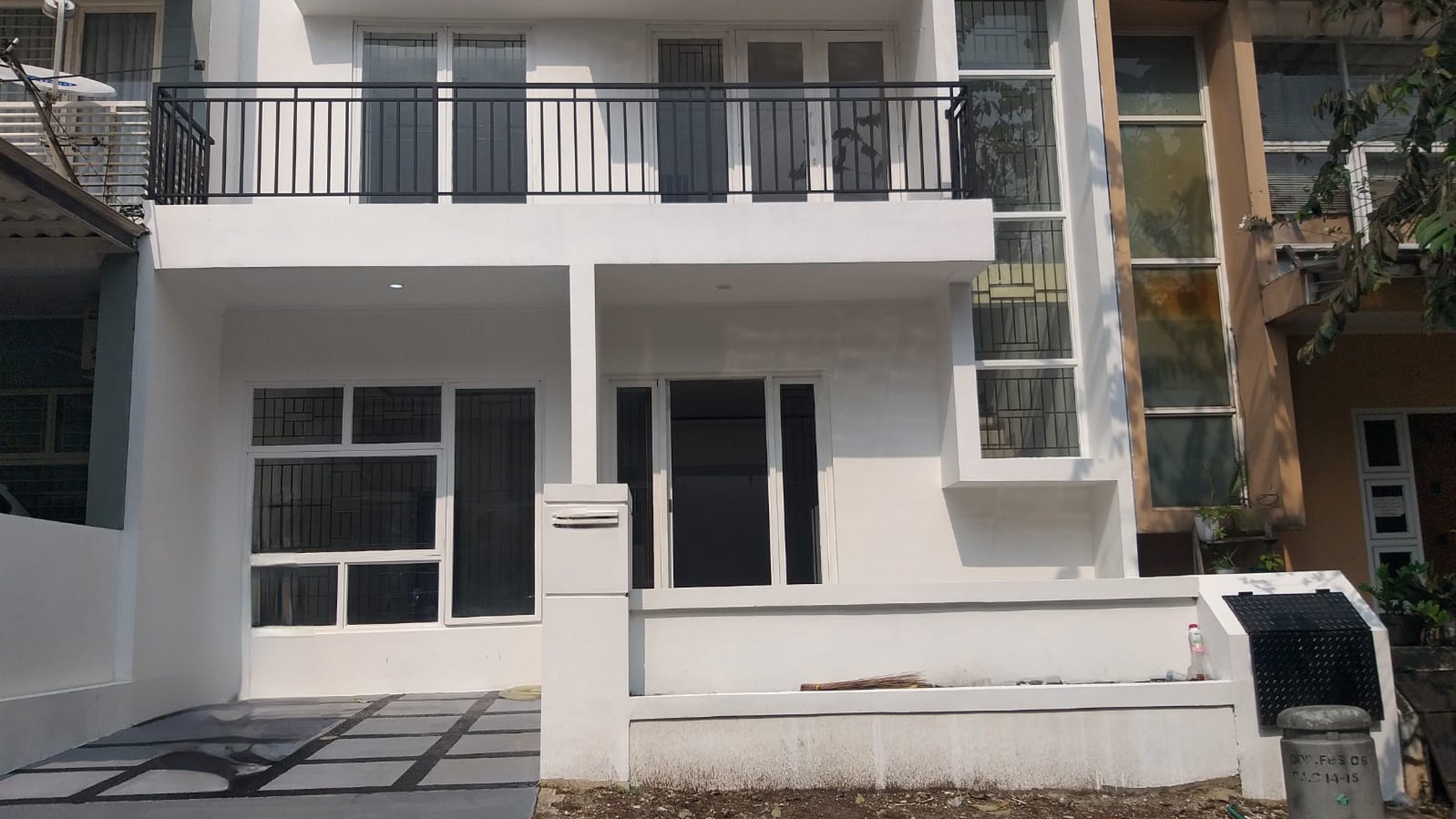 Rumah Bagus Siap Huni di Emerald Town House, Bintaro Jaya Sektor 9, Tangerang Selatan 