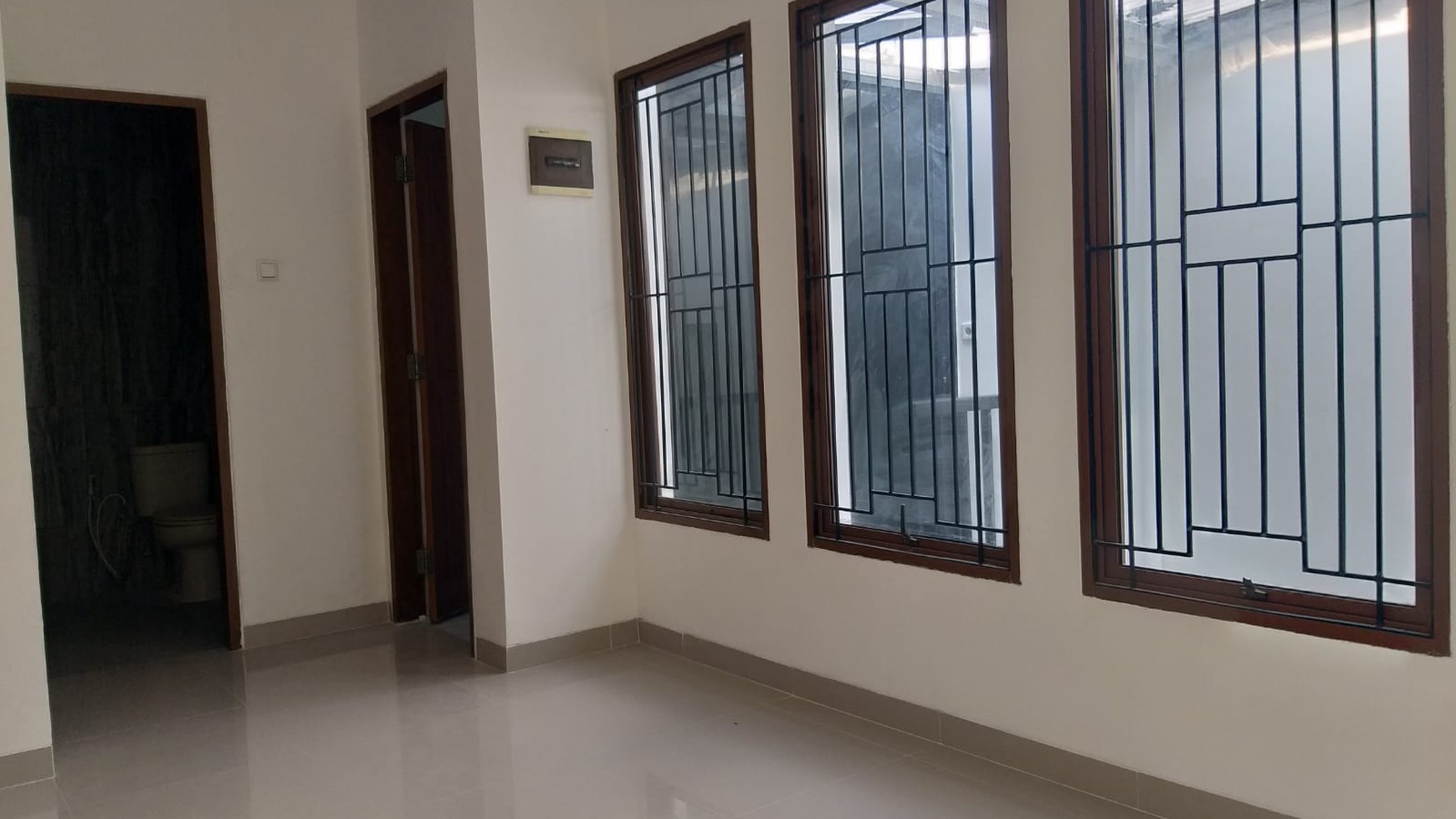 Rumah Bagus Siap Huni di Emerald Town House, Bintaro Jaya Sektor 9, Tangerang Selatan 