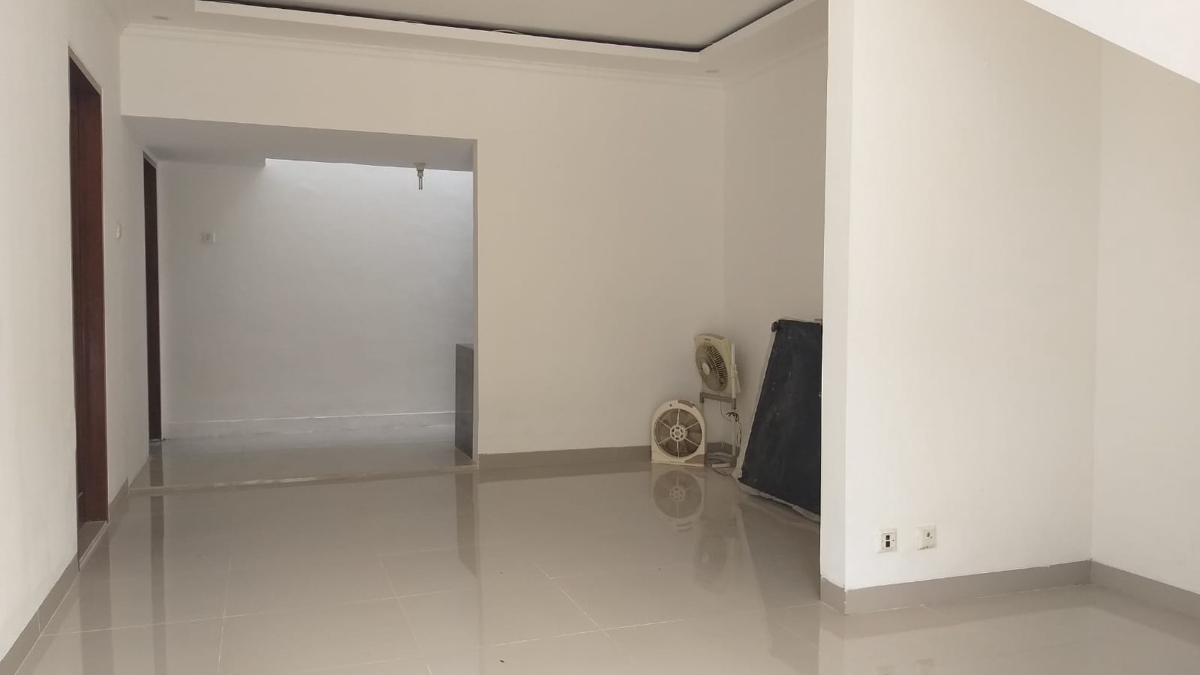 Rumah Bagus Siap Huni di Emerald Town House, Bintaro Jaya Sektor 9, Tangerang Selatan