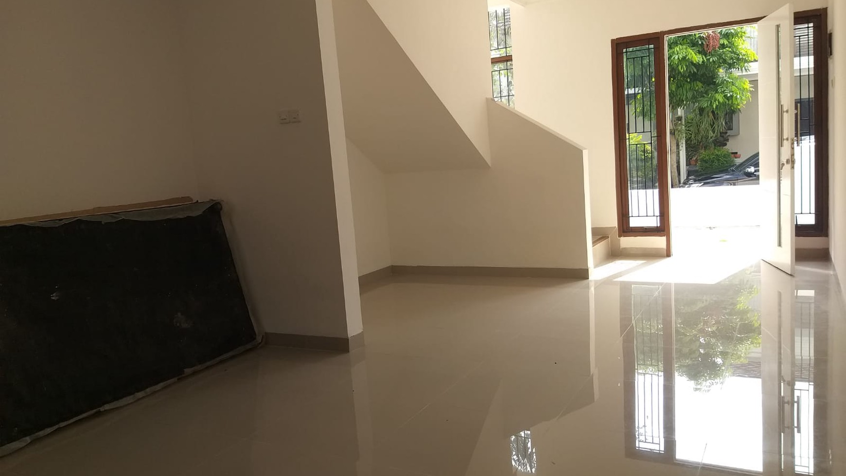 Rumah Bagus Siap Huni di Emerald Town House, Bintaro Jaya Sektor 9, Tangerang Selatan 