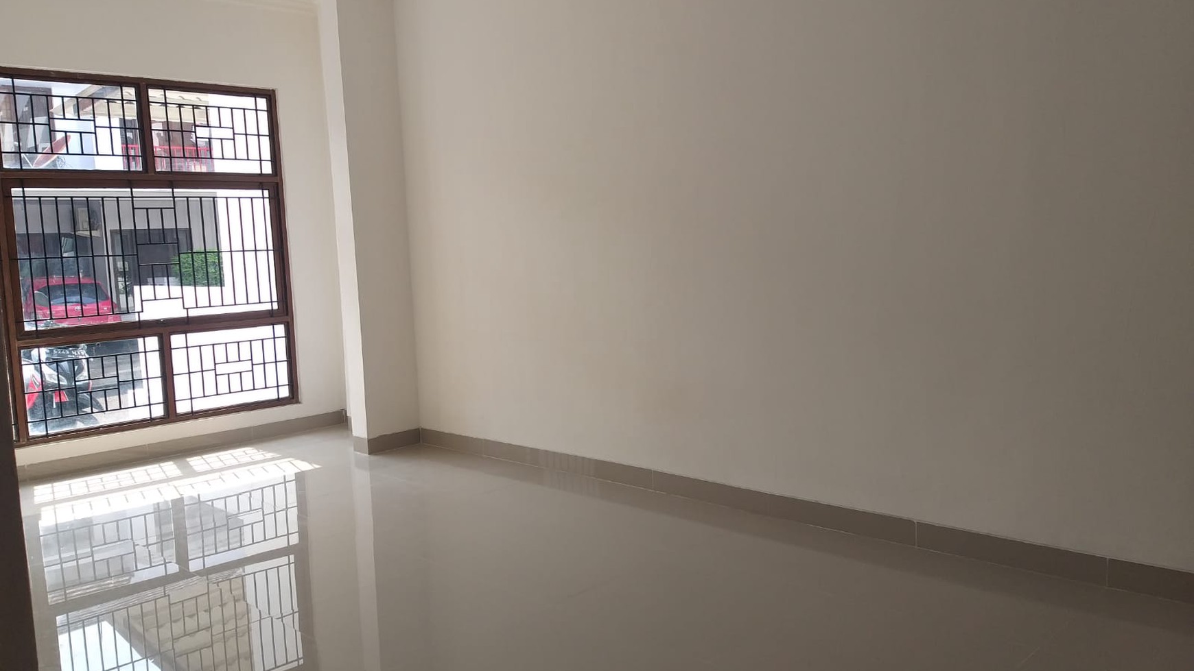 Rumah Bagus Siap Huni di Emerald Town House, Bintaro Jaya Sektor 9, Tangerang Selatan