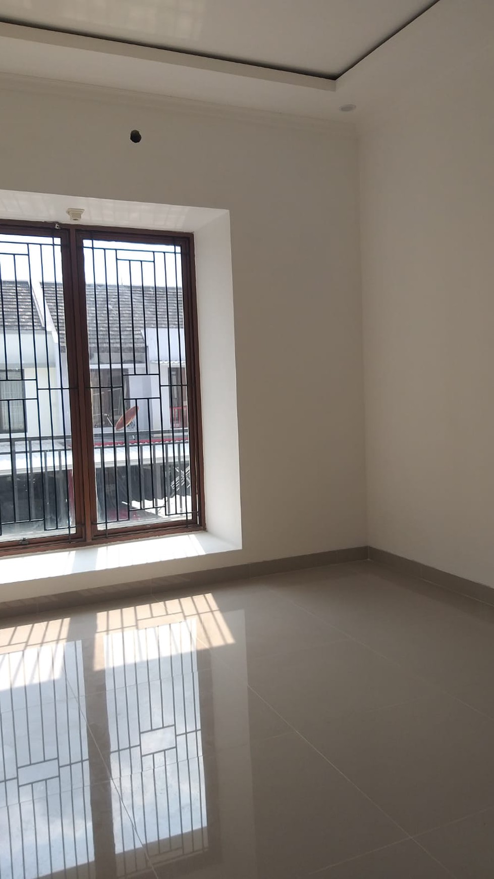 Rumah Bagus Siap Huni di Emerald Town House, Bintaro Jaya Sektor 9, Tangerang Selatan 