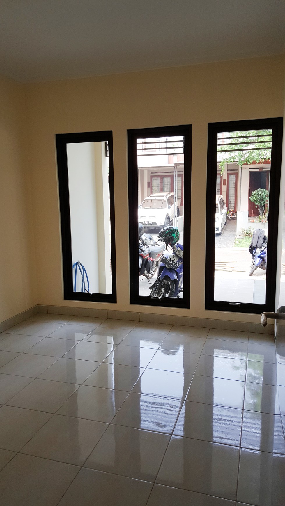 Rumah Bagus Siap Huni di Cluster Emerald Terrace, Bintaro Sektor 9, Tangerang Selatan 