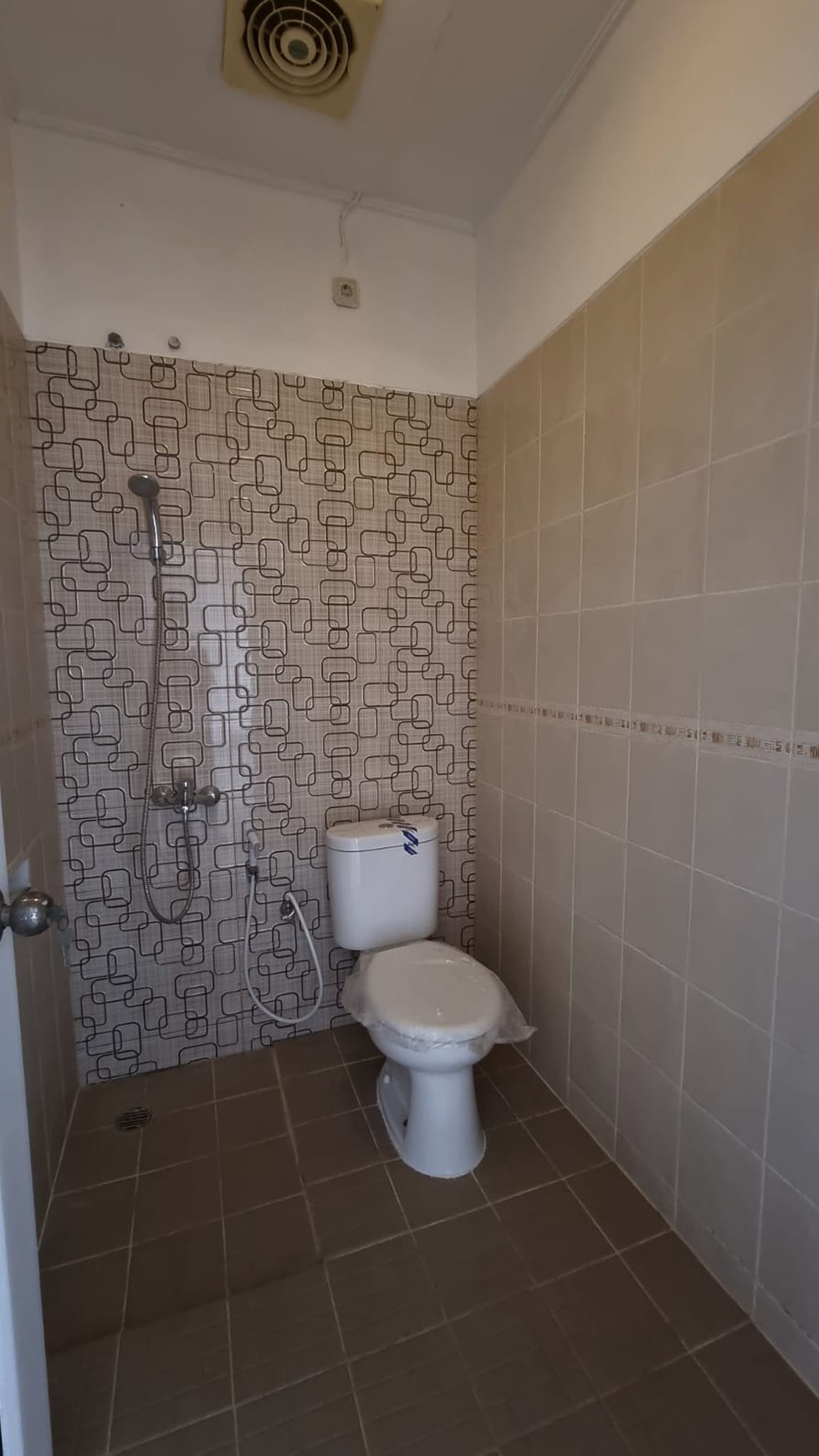 Rumah Minimalis Siap Huni di Cluster Emerald Town House, Bintaro Jaya, Sektor 9