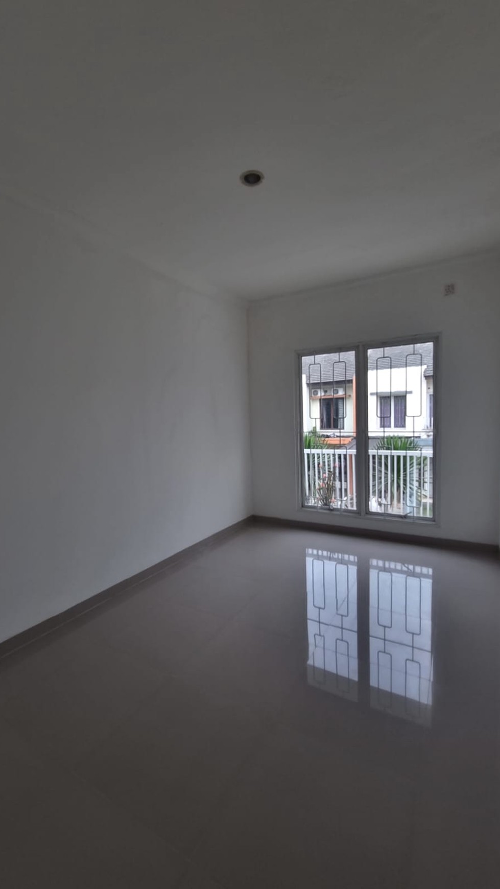 Rumah Minimalis Siap Huni di Cluster Emerald Town House, Bintaro Jaya, Sektor 9