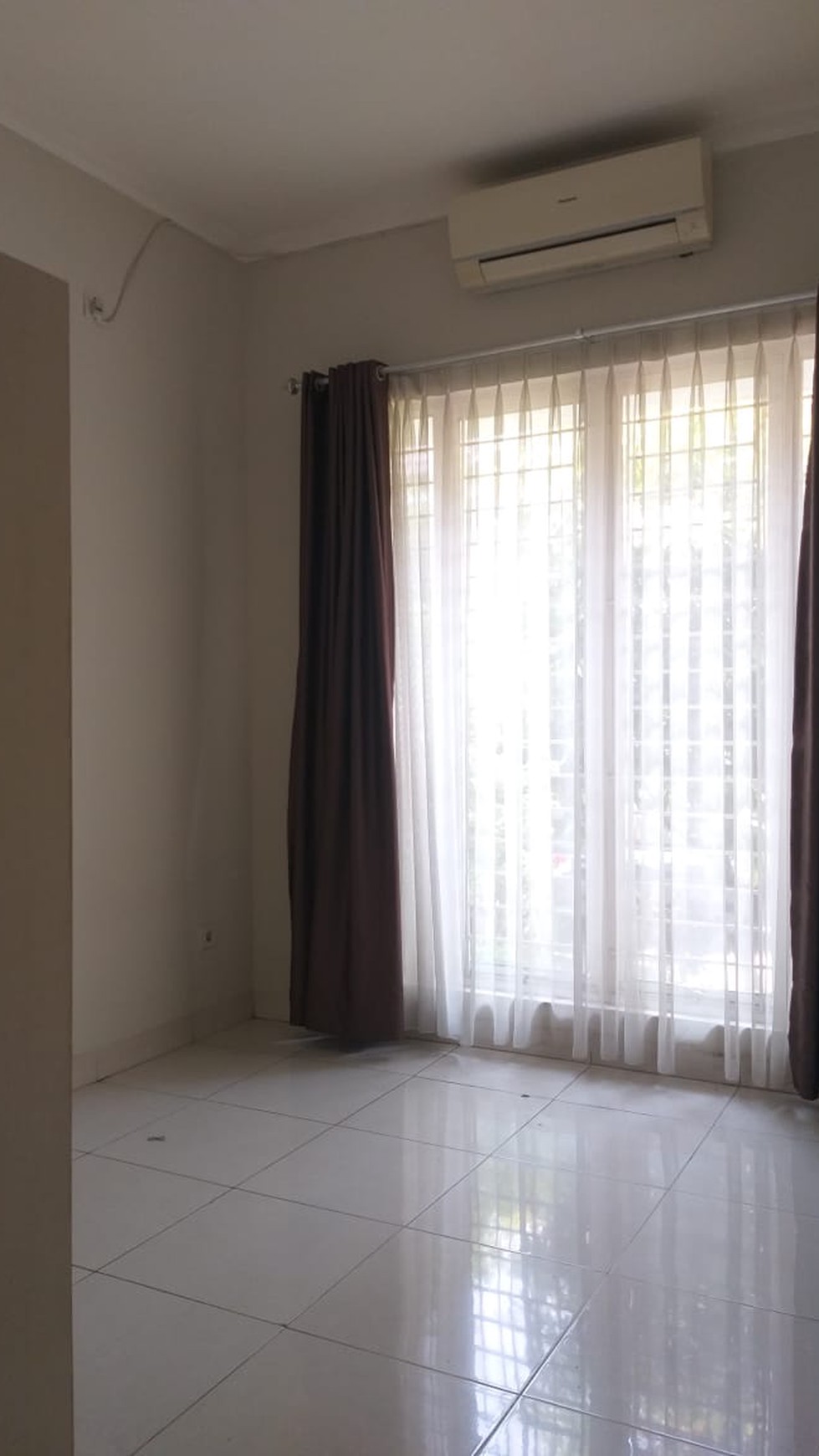 Rumah Bagus Siap Huni di Emerald View Bintaro Jaya Sektor 9, Tangerang Selatan