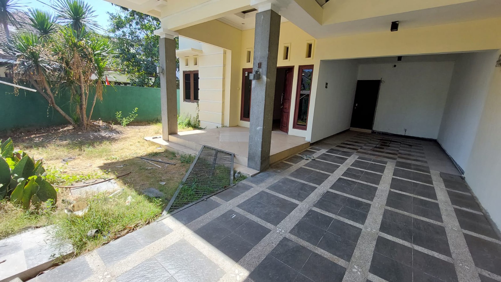 Sewa Rumah Ketintang Surabaya Pusat Like New