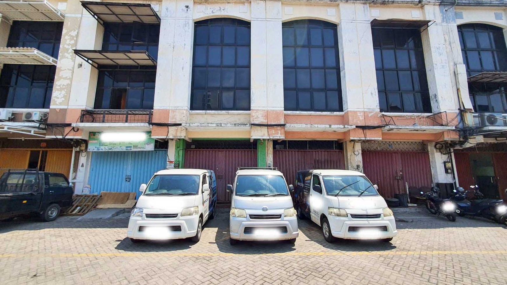 Ruko di Rungkut Makmur Square Surabaya Timur, 2 Ruko Jejer, Hadap Utara, SHGB