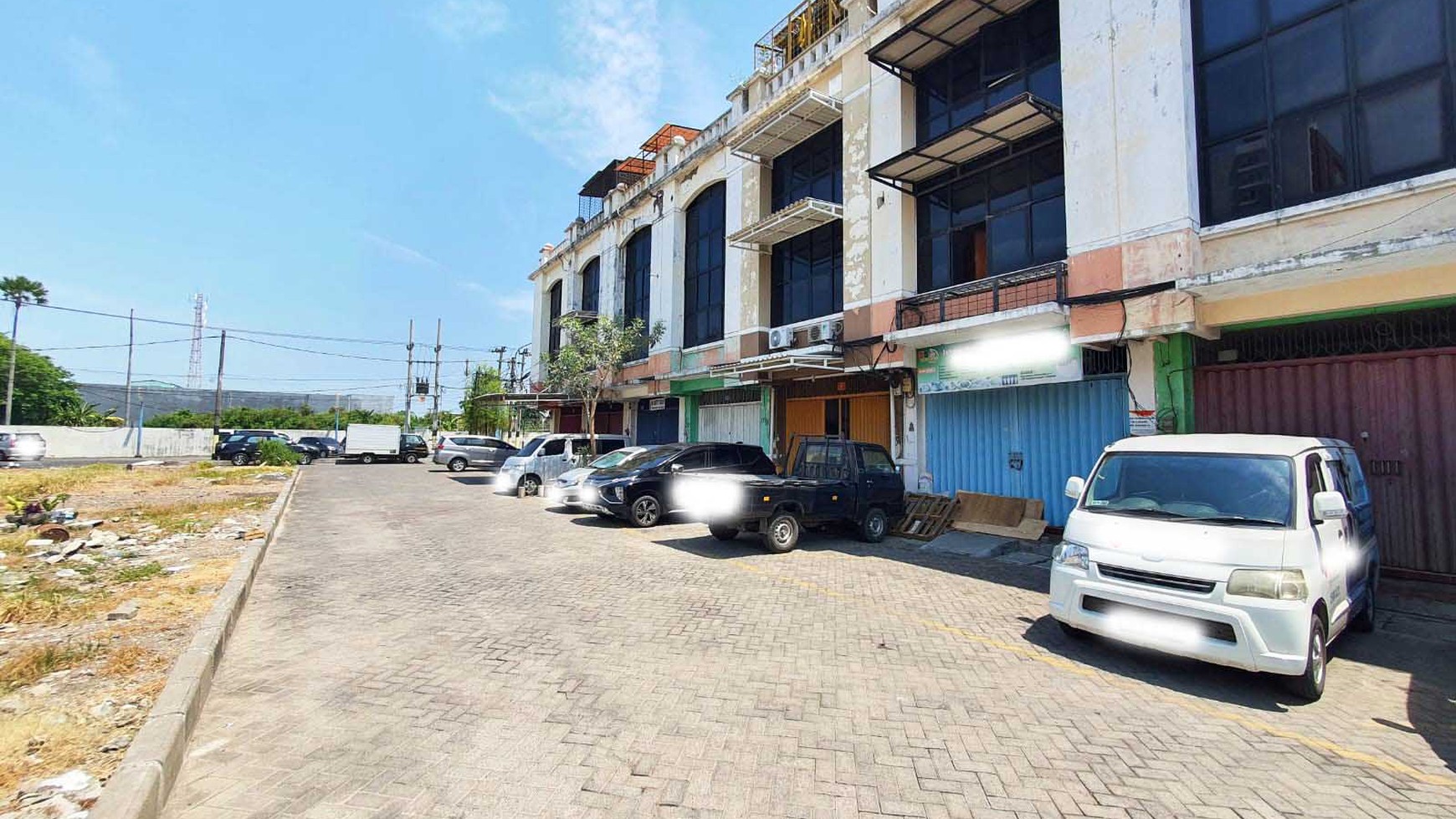 Ruko di Rungkut Makmur Square Surabaya Timur, 2 Ruko Jejer, Hadap Utara, SHGB