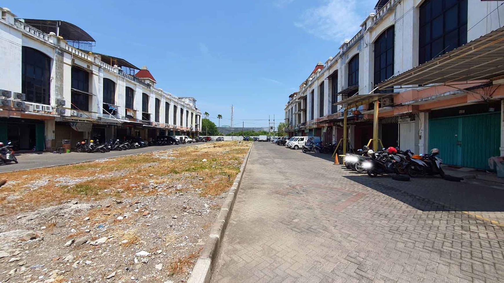 Ruko di Rungkut Makmur Square Surabaya Timur, Hadap Utara, SHGB