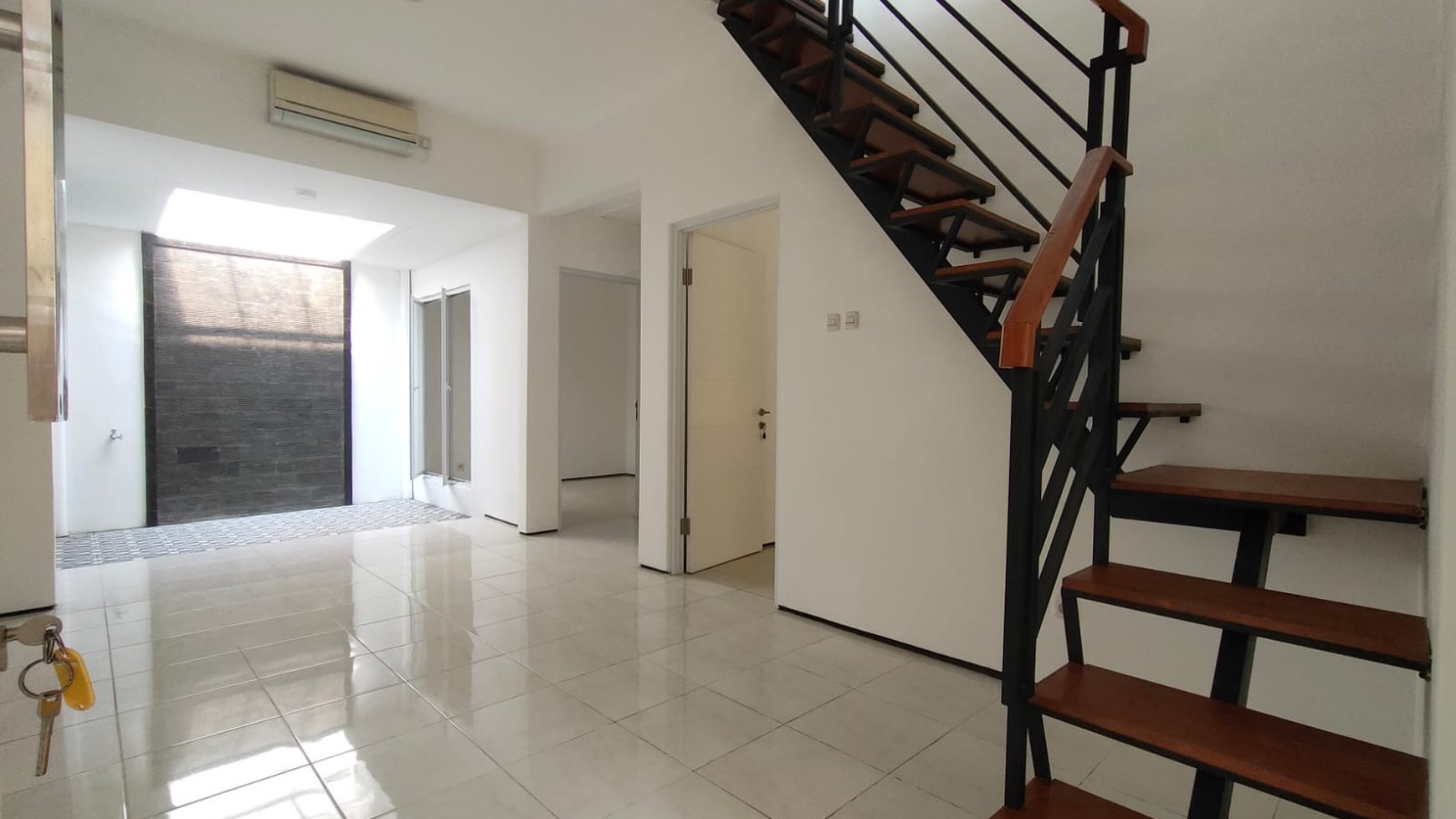 Dijual Rumah Siap Huni di Oriana Permata,Bintaro Sektor 9