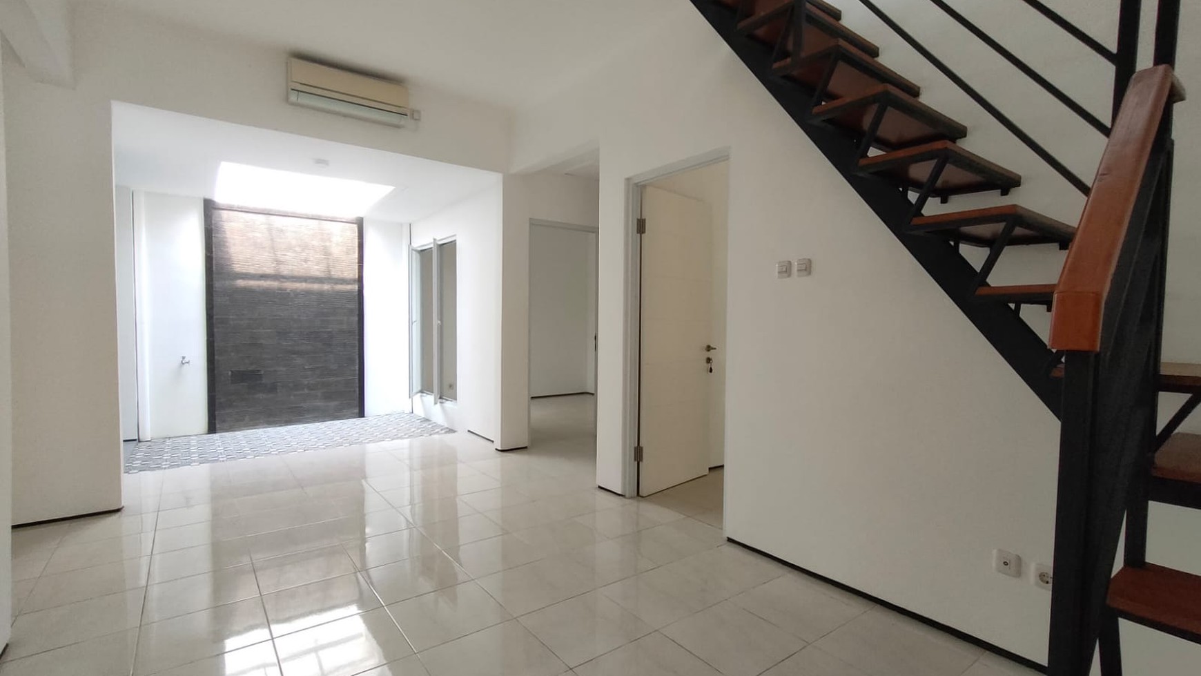 Dijual Rumah Siap Huni di Oriana Permata,Bintaro Sektor 9