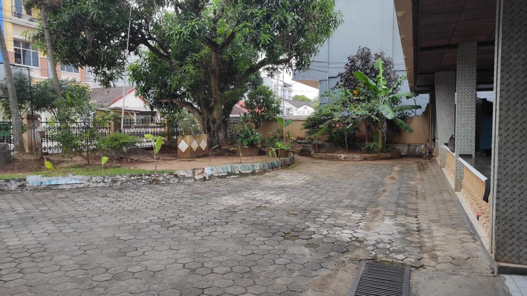 Dijual Rumah untuk usaha perhotelan atau restoran di Jalan Protokol S. Parman