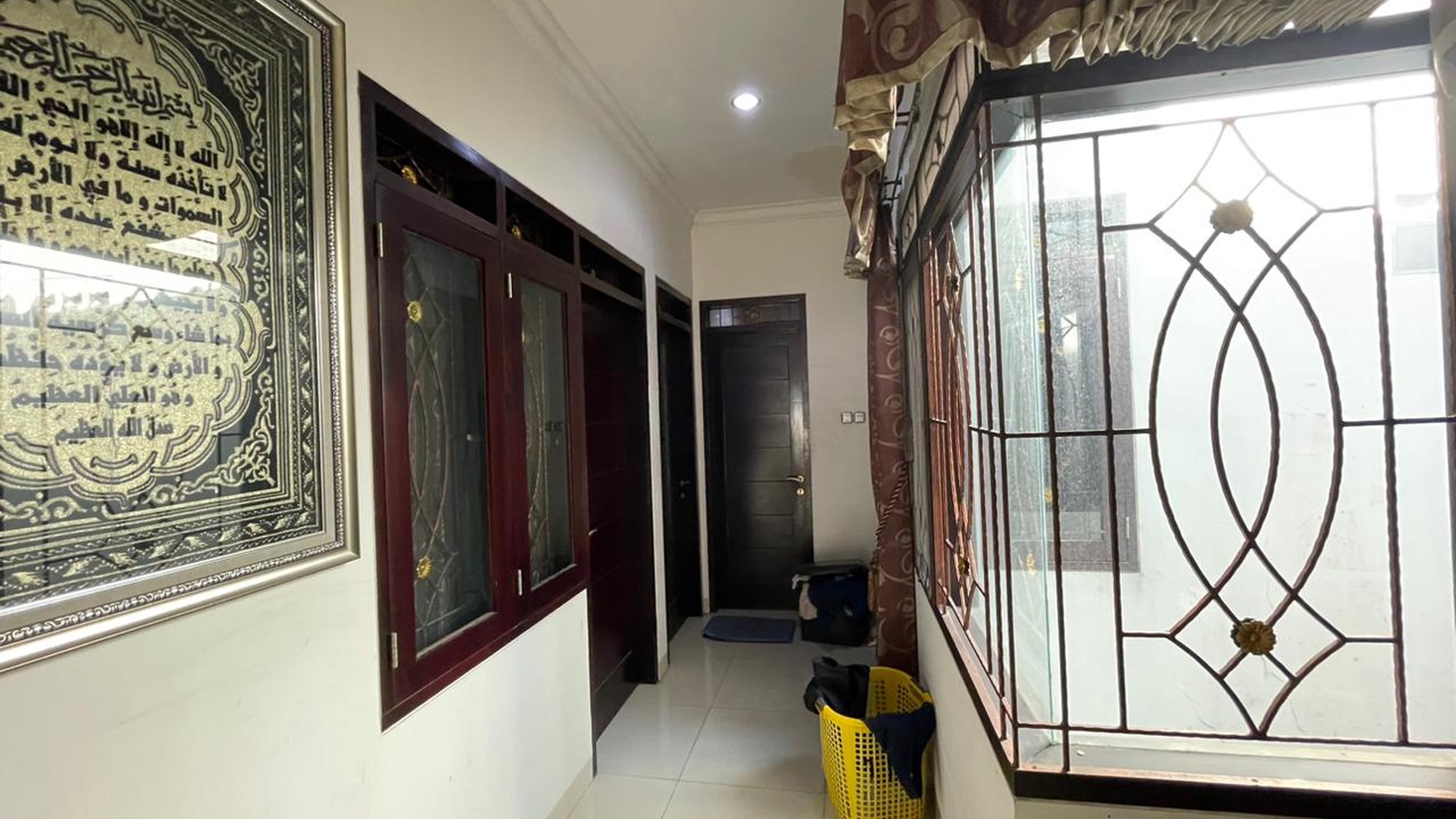 Dijual Rumah Cantik di Jl. Delta Sari Radio Dalam ada Swimming Pool