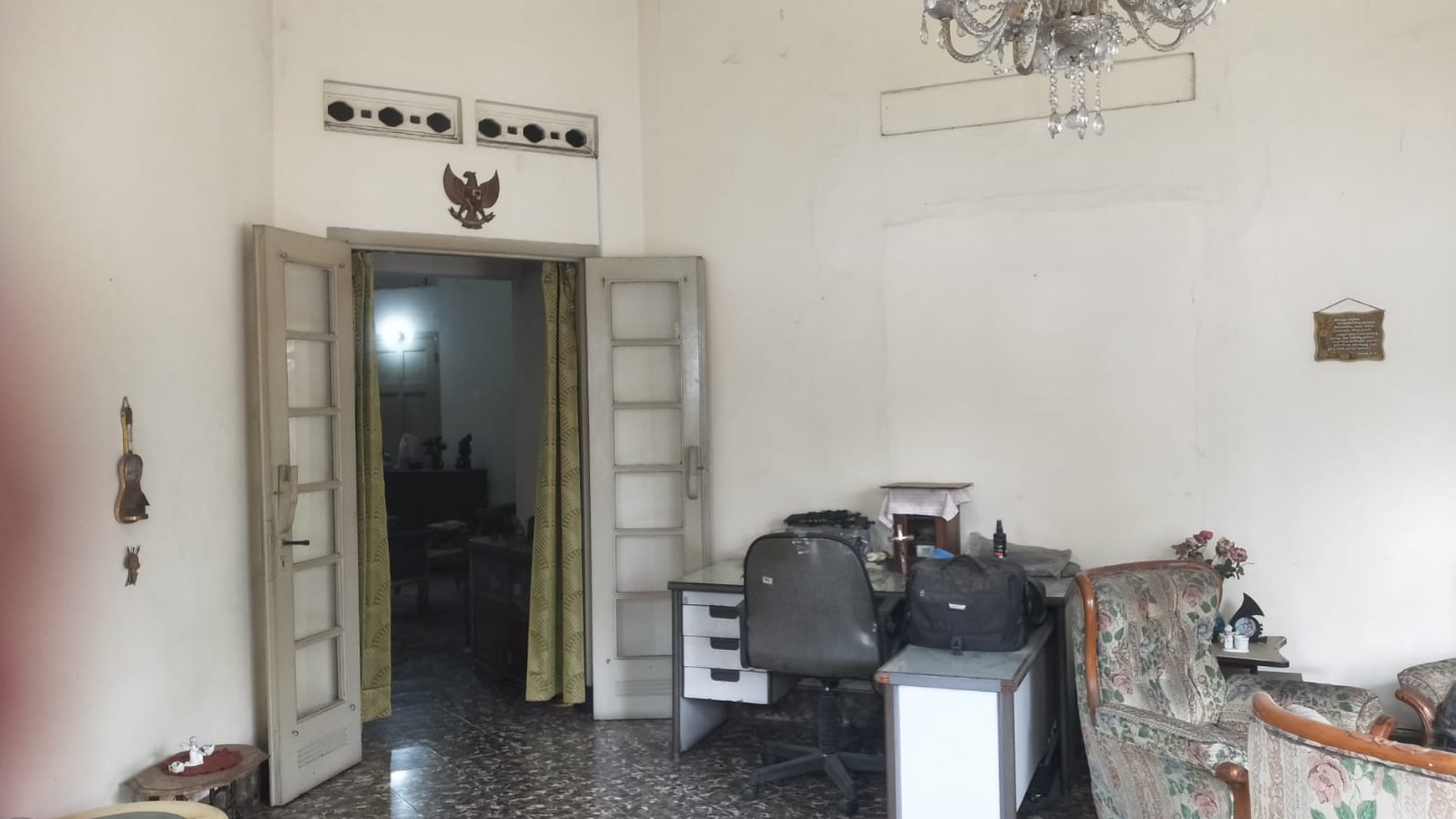 Di Jual RUMAH LAMA  di JL DIPONEGORO MENTENG-JAKARTA PUSAT