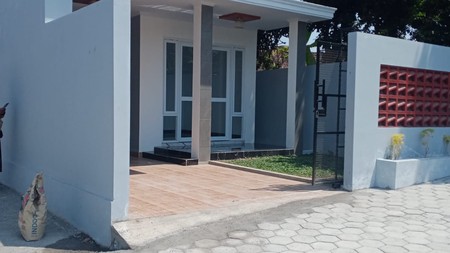 Rumah Cantik Siap Huni Lokasi Dekat SPBU Prujakan Jalan Kaliurang 