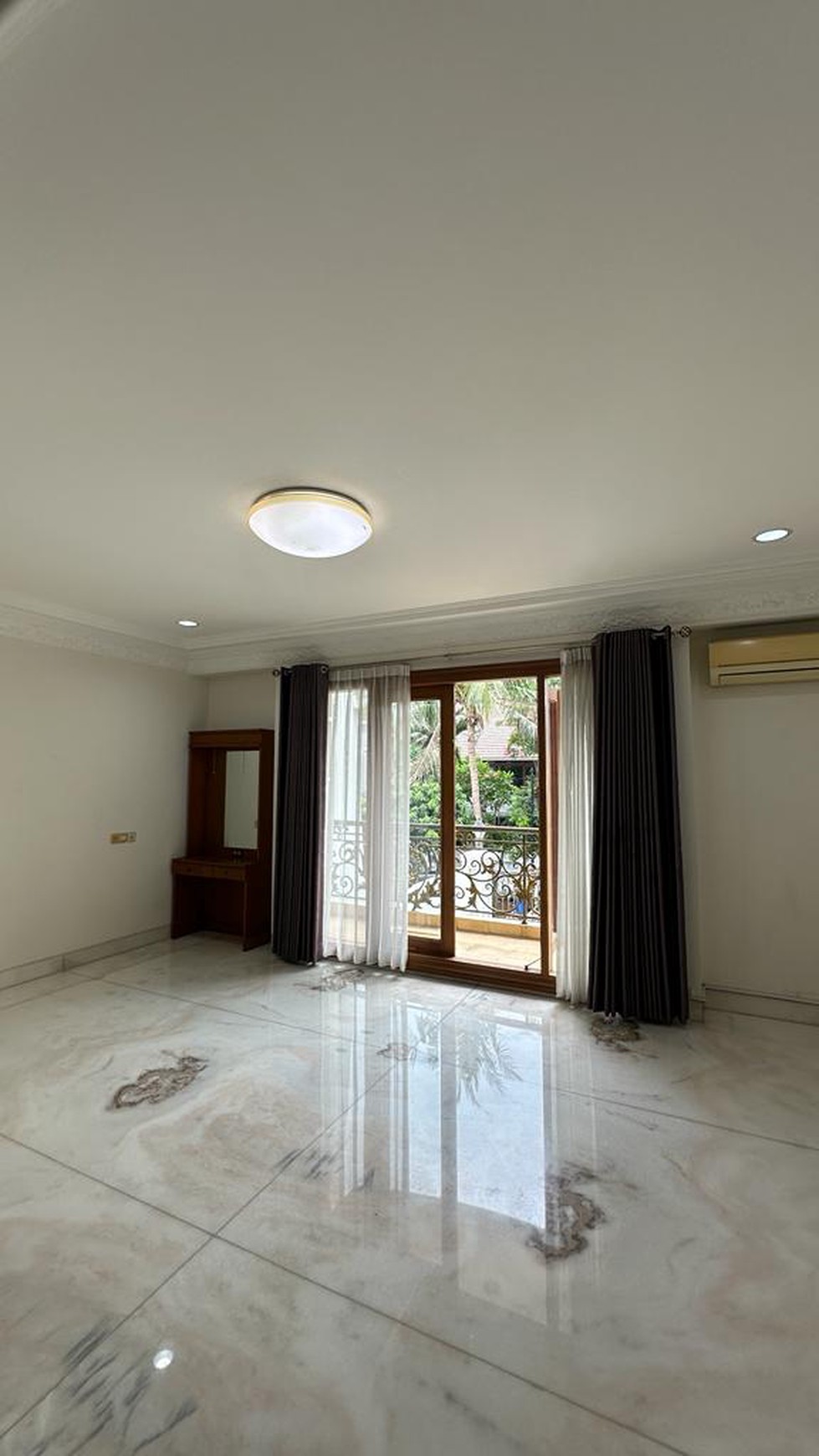 European Classic House Pondok Indah