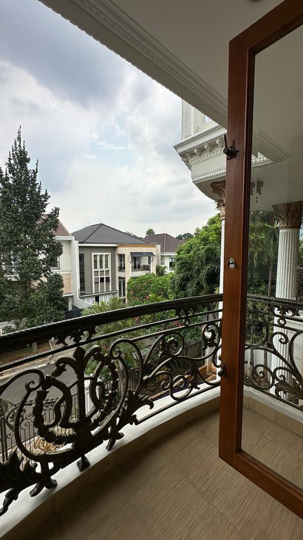 European Classic House Pondok Indah