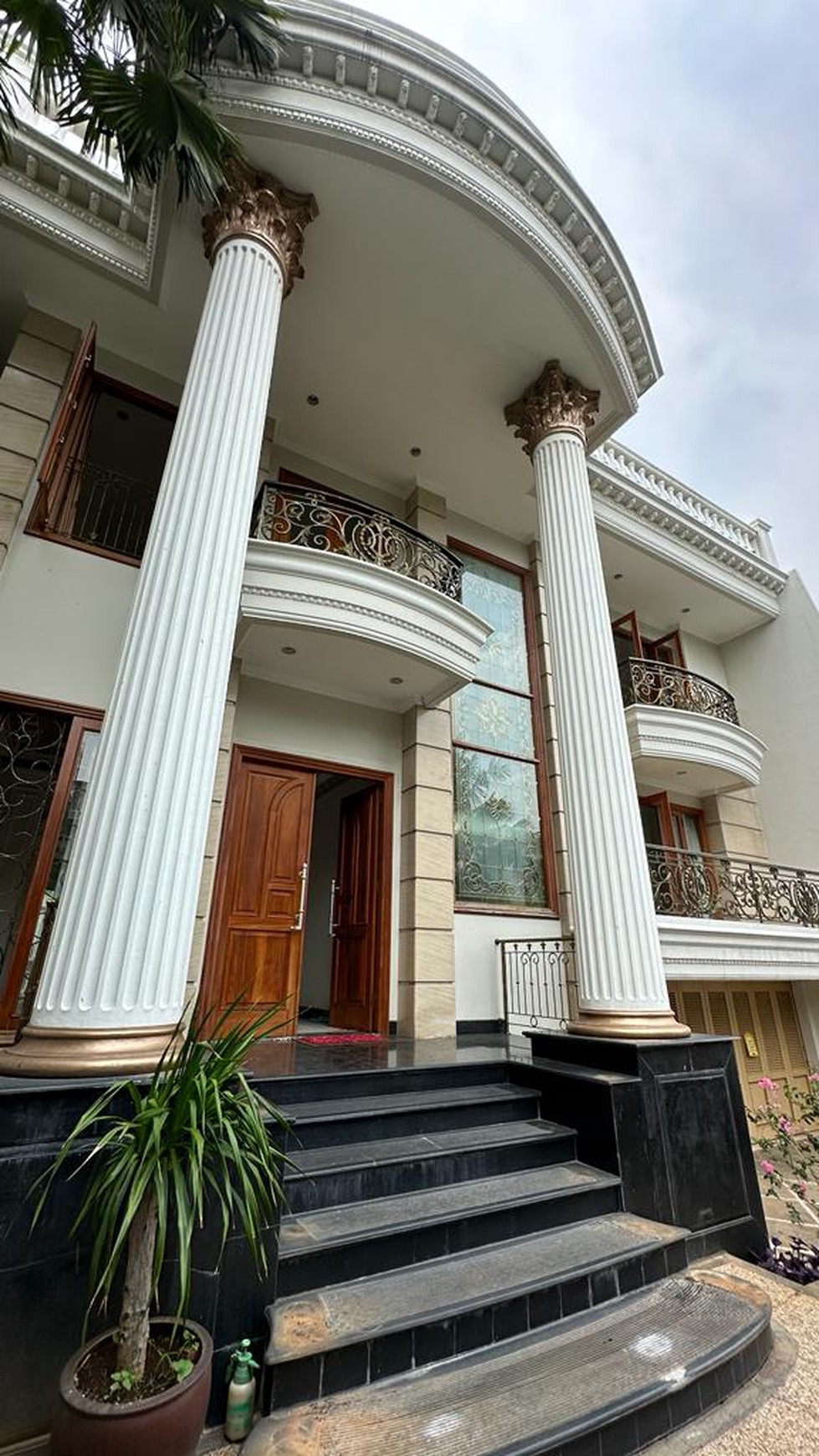 European Classic House Pondok Indah