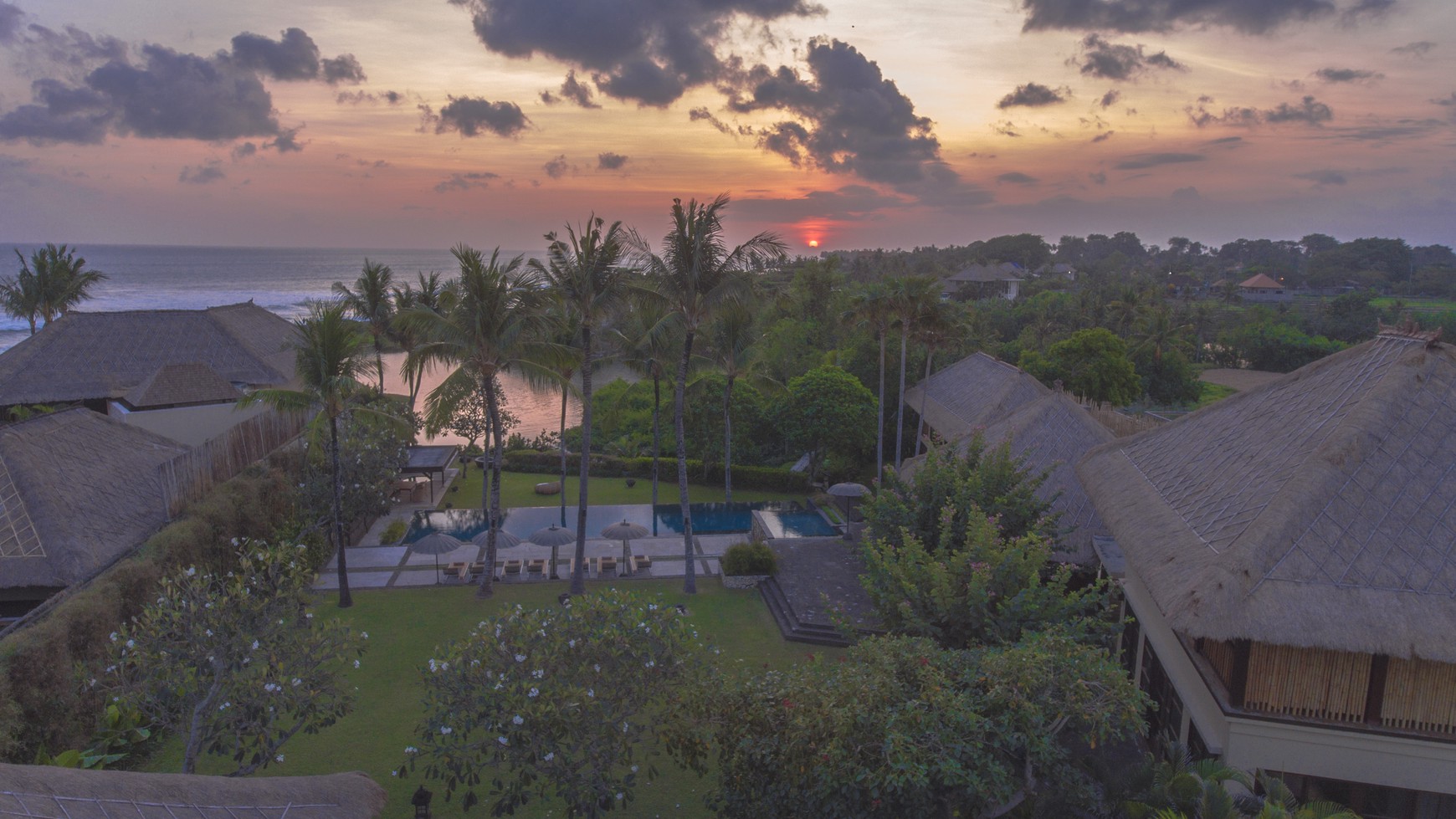Freehold Luxury Ocean Front Villa in Canggu Bali
