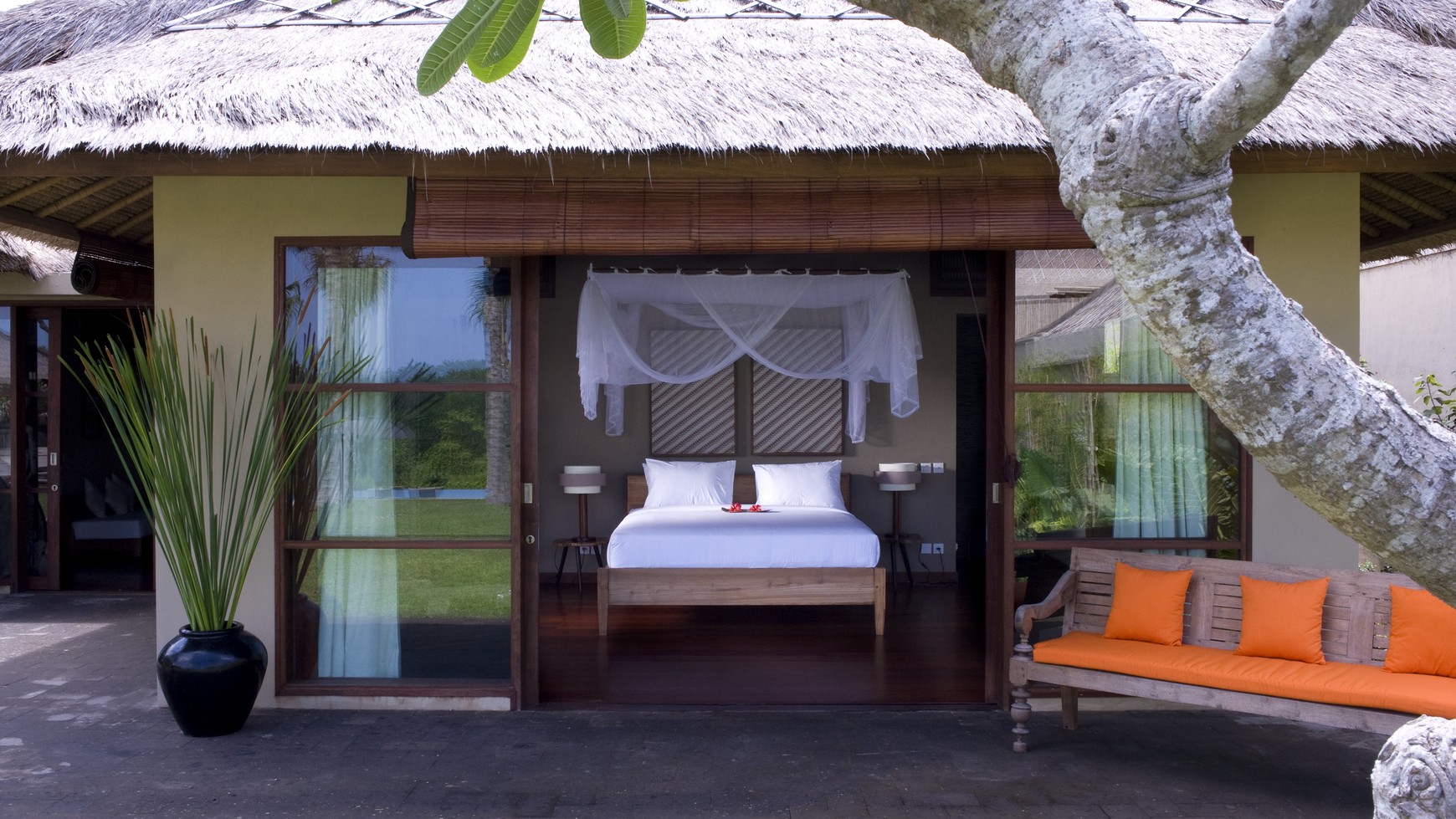 Freehold Luxury Ocean Front Villa in Canggu Bali