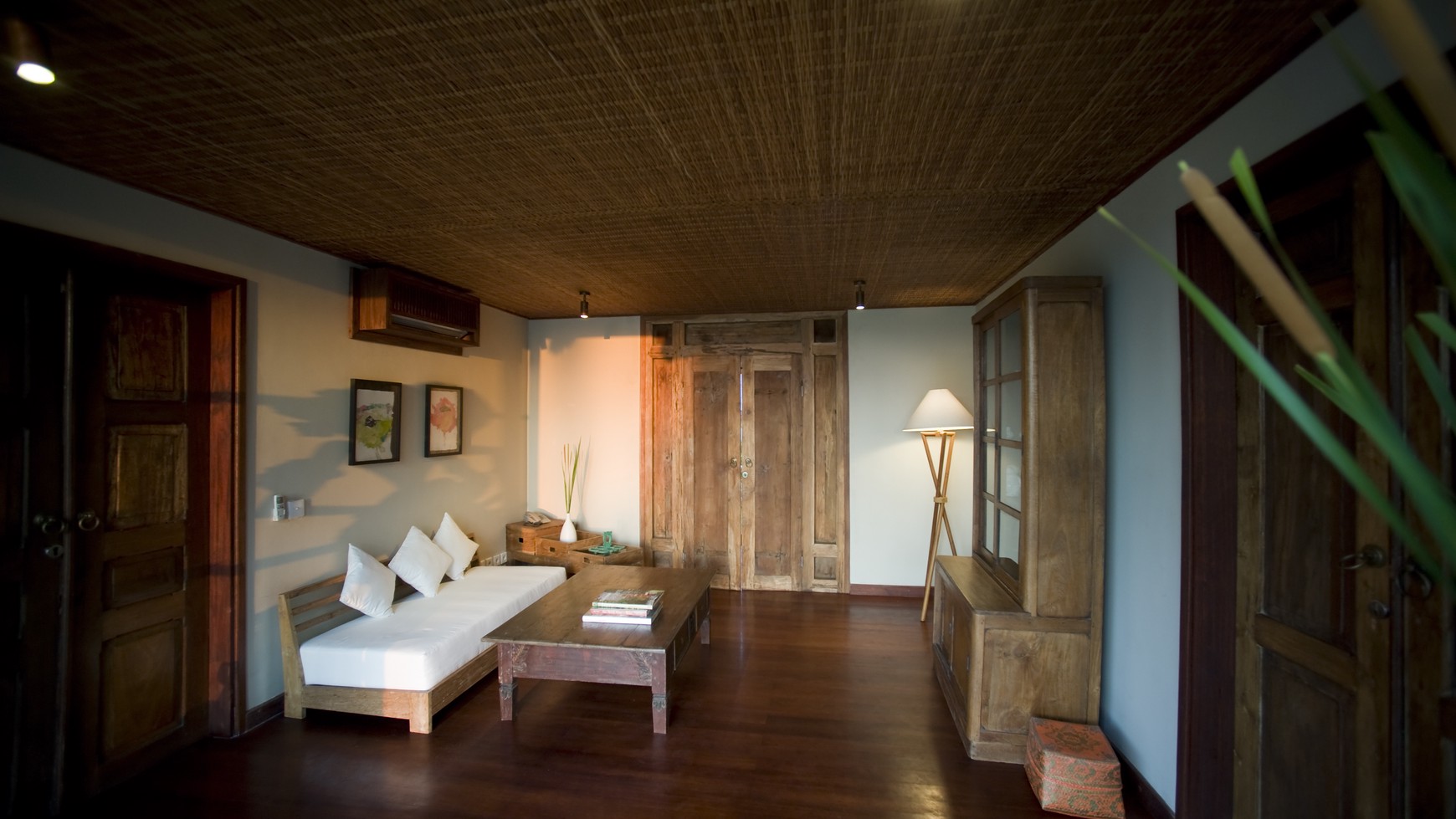 Freehold Luxury Ocean Front Villa in Canggu Bali