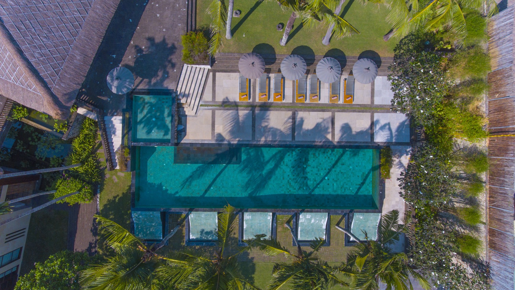 Freehold Luxury Ocean Front Villa in Canggu Bali