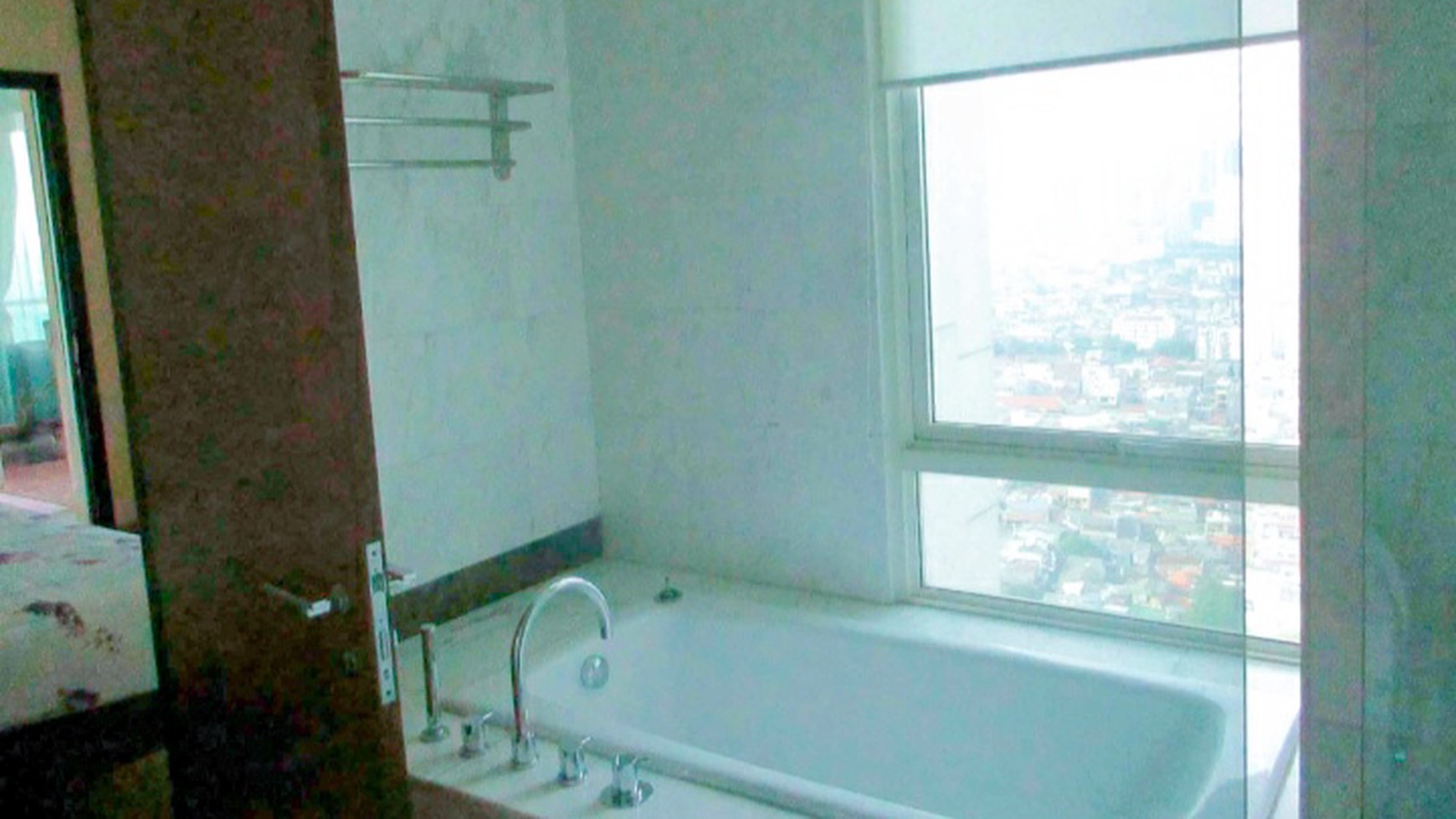 Apartemen The Peak Sudirman