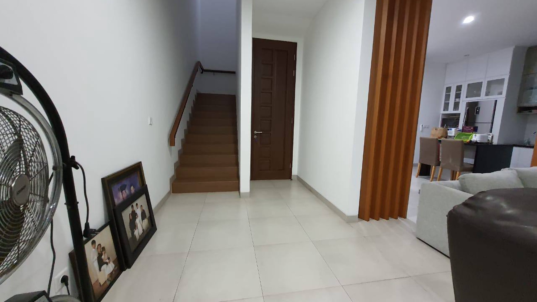 Rumah Modern Minimalis Siap Huni di Menteng