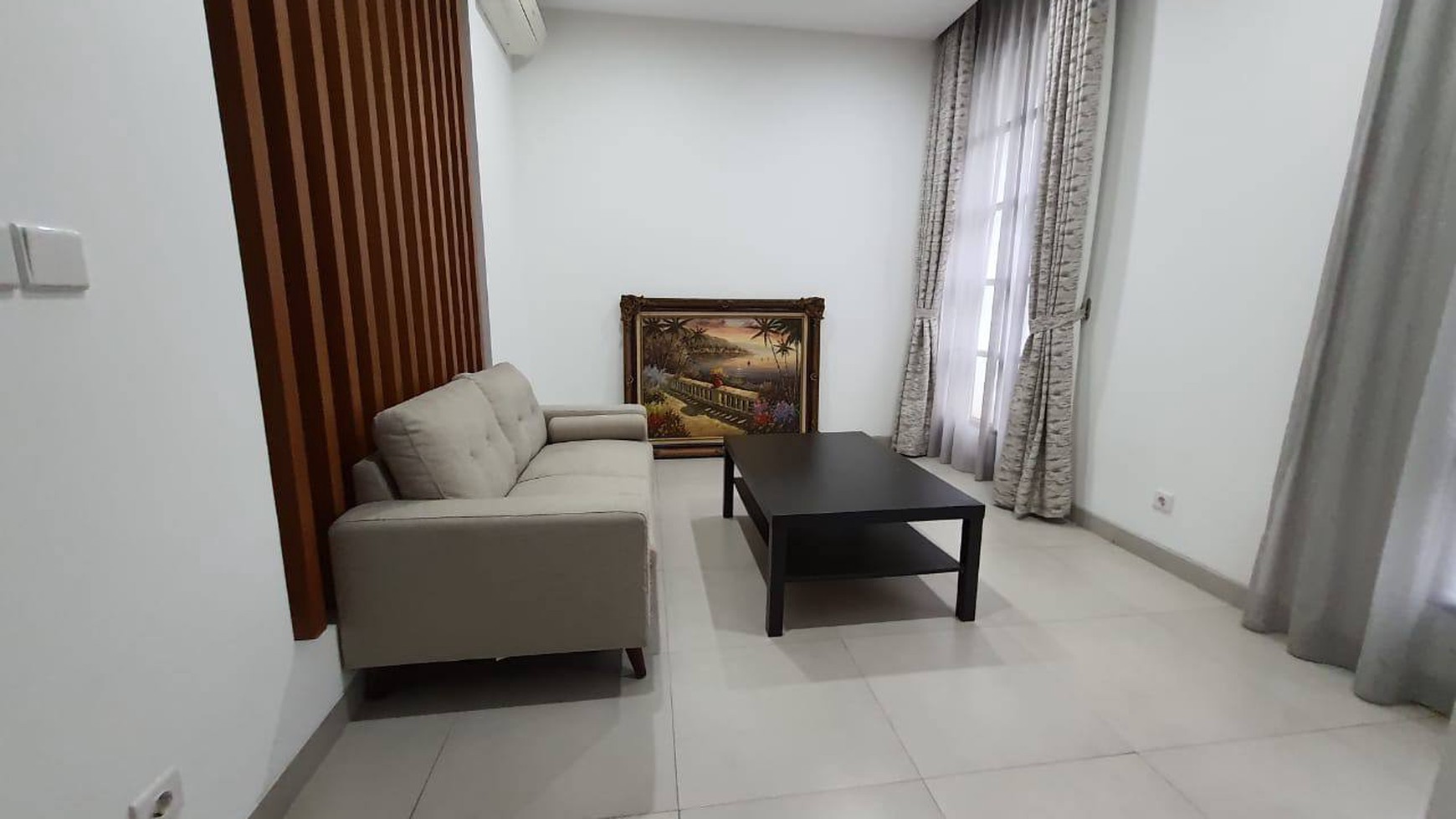 Rumah Modern Minimalis Siap Huni di Menteng