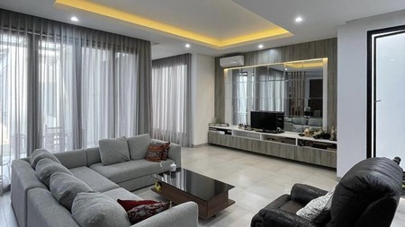 Rumah Modern Minimalis Siap Huni di Menteng