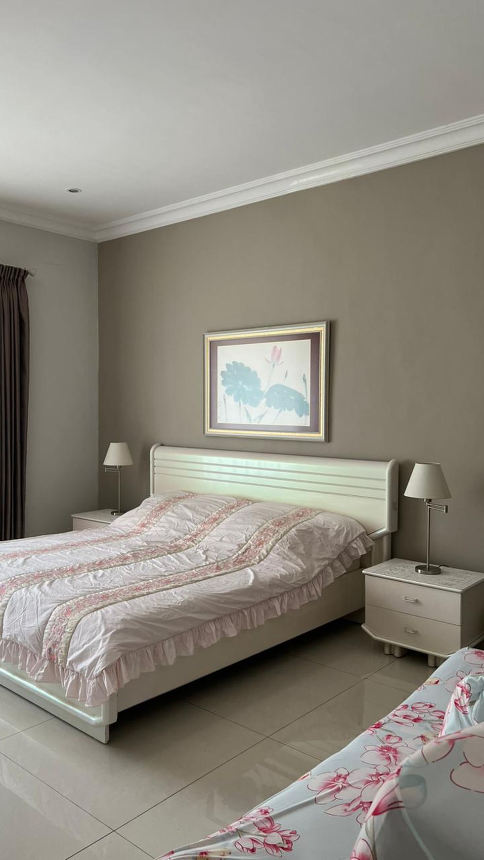 Graha Famili Terluas, Termurah!!  Rumah Cantik Furnished Mewah Elegan FULL FURNISHED, sudah SHM..