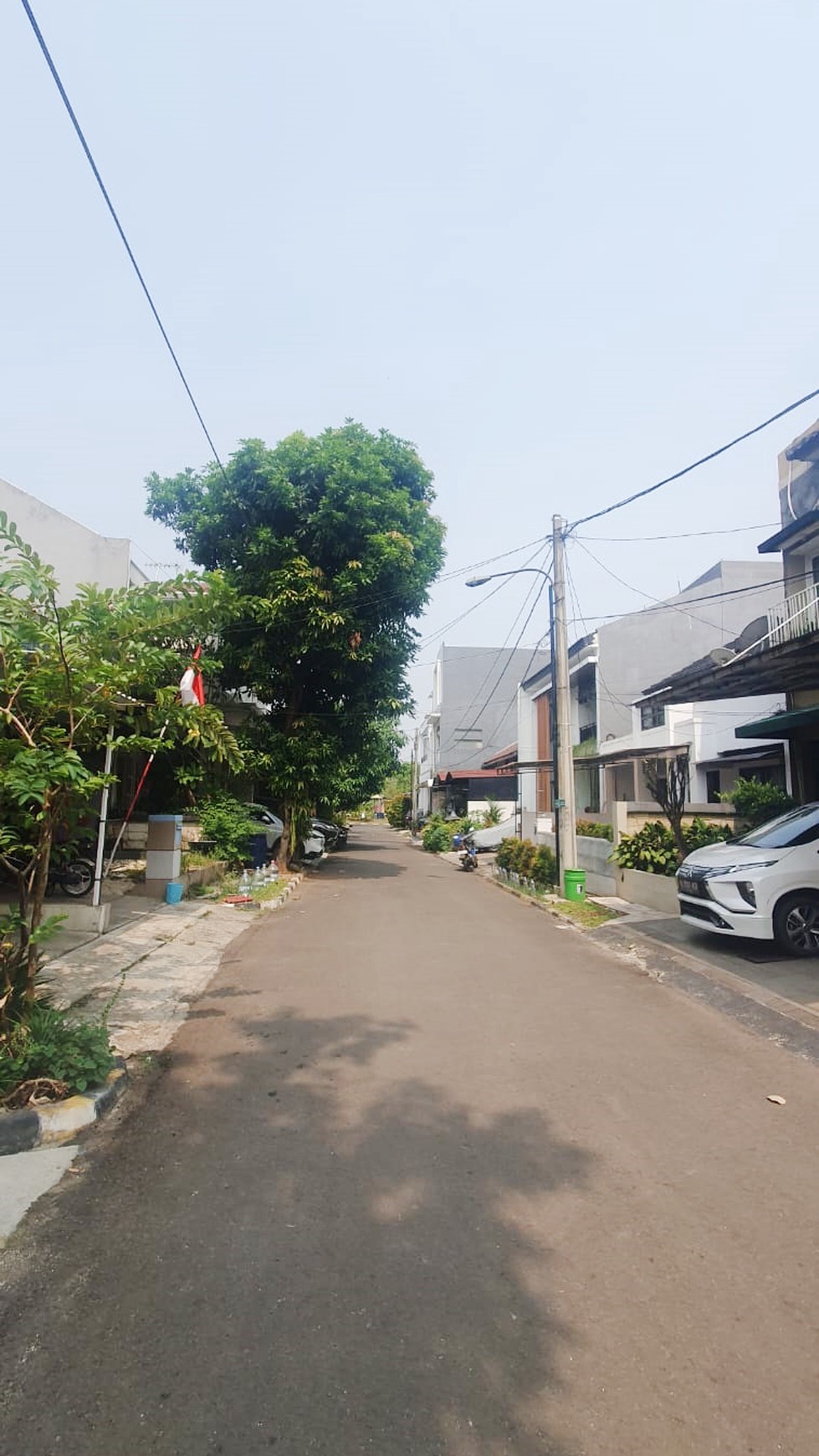 Rumah Bagus Di Graha Carissa, Graha Raya Bintaro Jaya