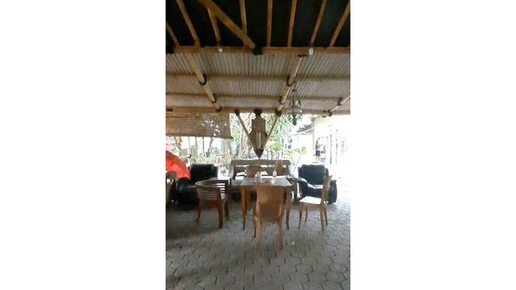 Dijual Saung, Resto & Rumah Tinggal di Jalan Raya Cianjur