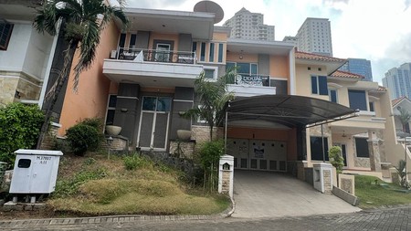 DIJUALRUMAH 2 LANTAI SPLIT LEVEL  VILLA REGENCY PAKUWON INDAH SURABAYA BARAT