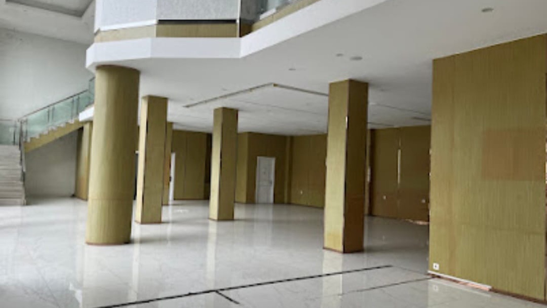 Gedung cocok untuk Showroom ataupun Office di Tangerang