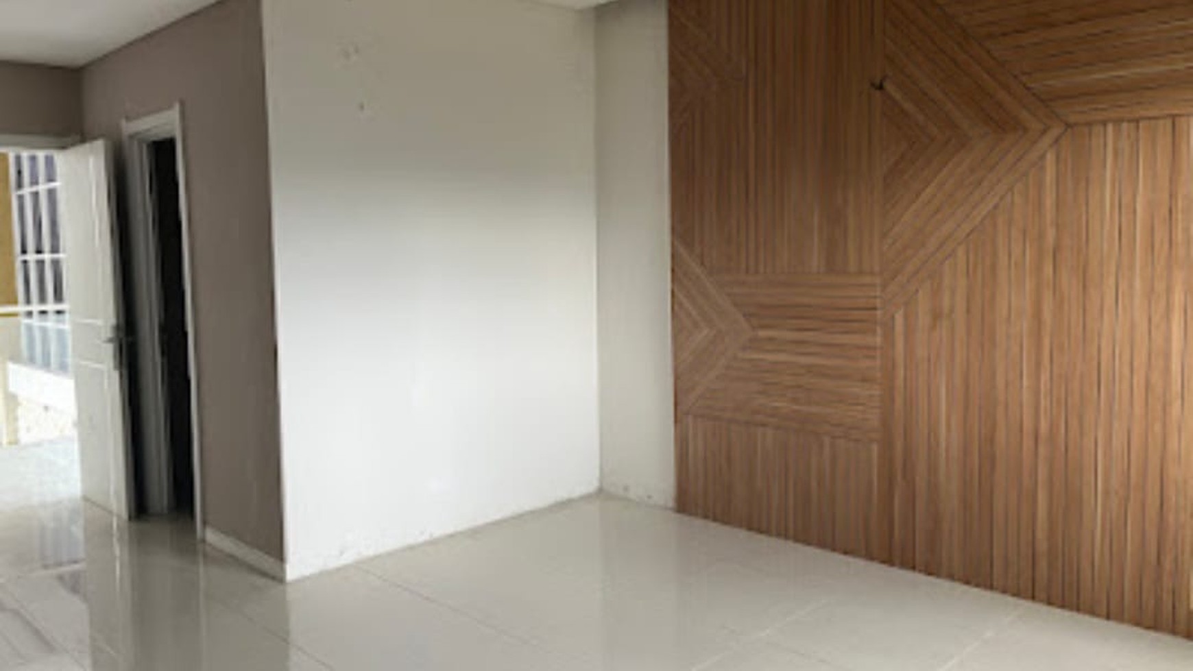 Gedung cocok untuk Showroom ataupun Office di Tangerang