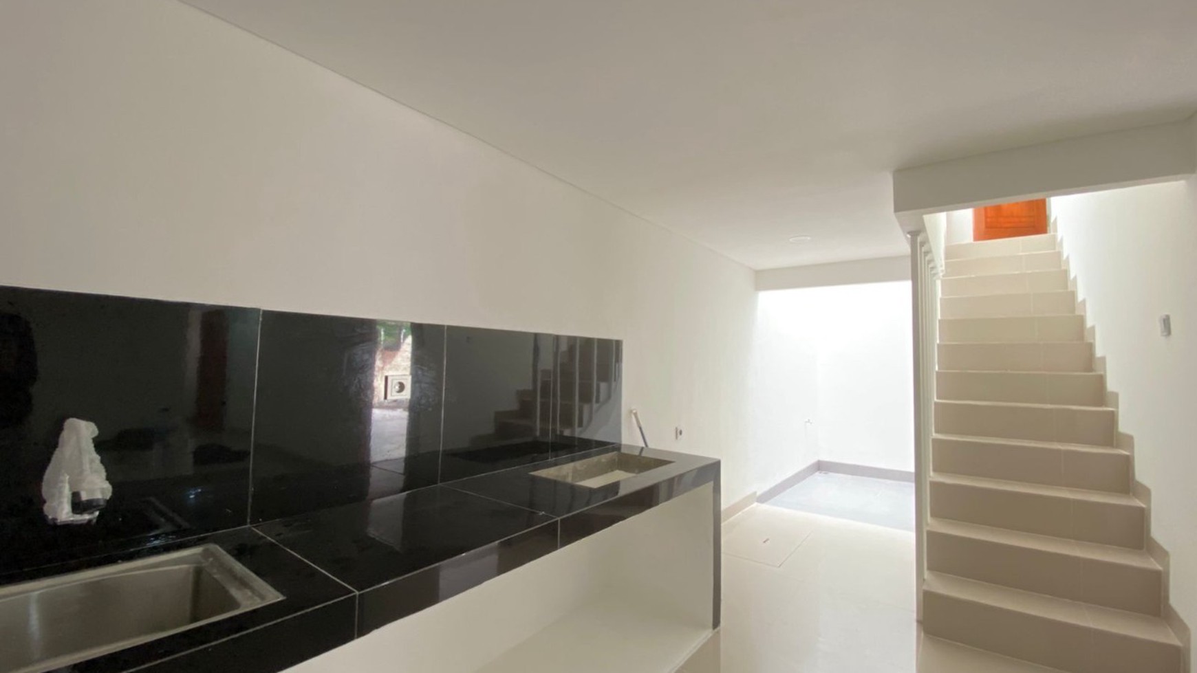 Cinere krukut rumah 3 lantai brand new dekat tol depok antasari cijago