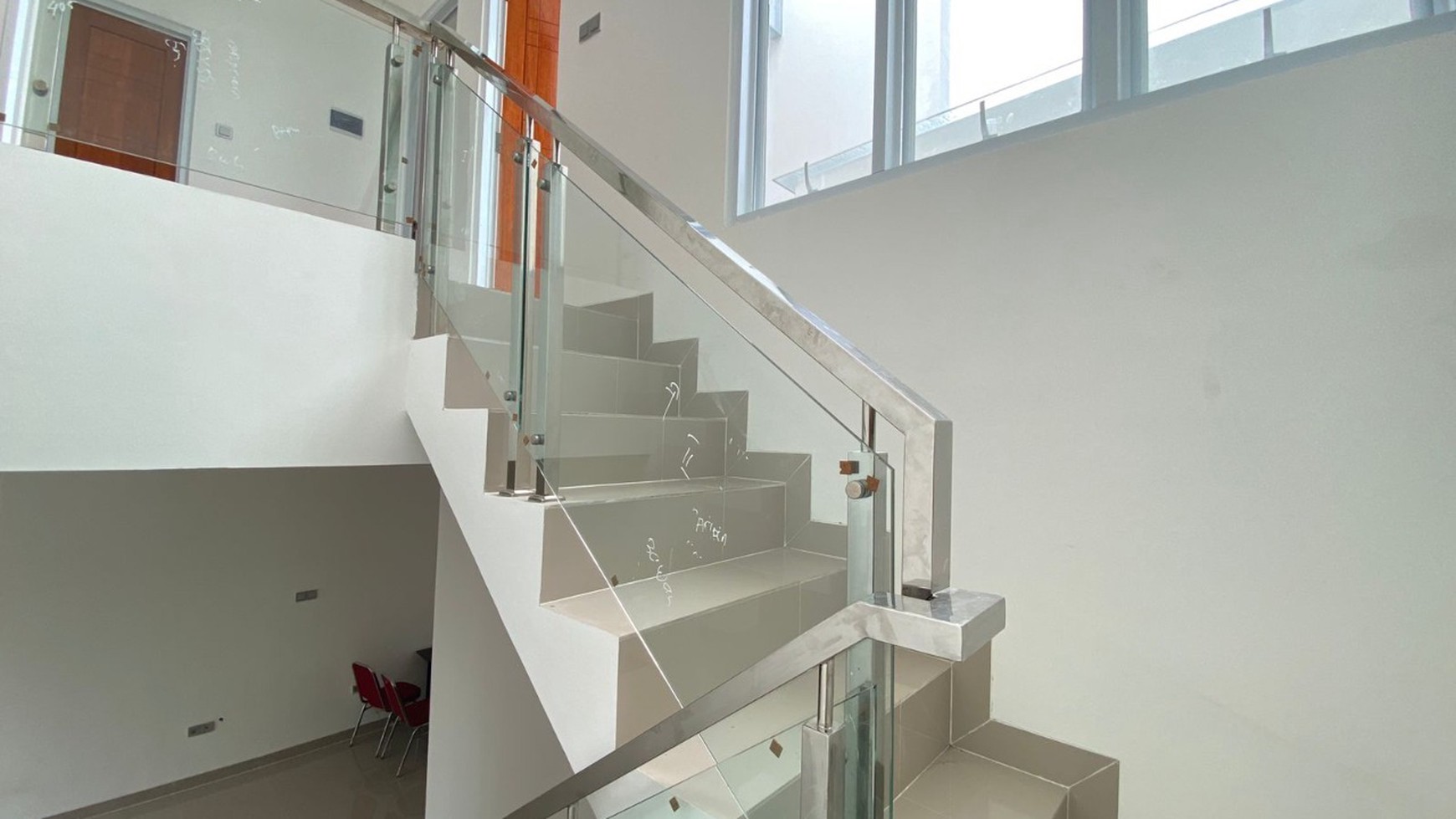 Cinere krukut rumah 3 lantai brand new dekat tol depok antasari cijago