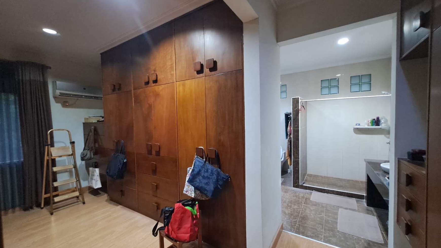 Dijual Rumah Modern Minimalis dengan Ruang Keluarga Lega di Lingkungan Nyaman CitraGran Cibubur  /  A Modern Minimalist House  with Spacious and Comfortable Living Room #DDAL